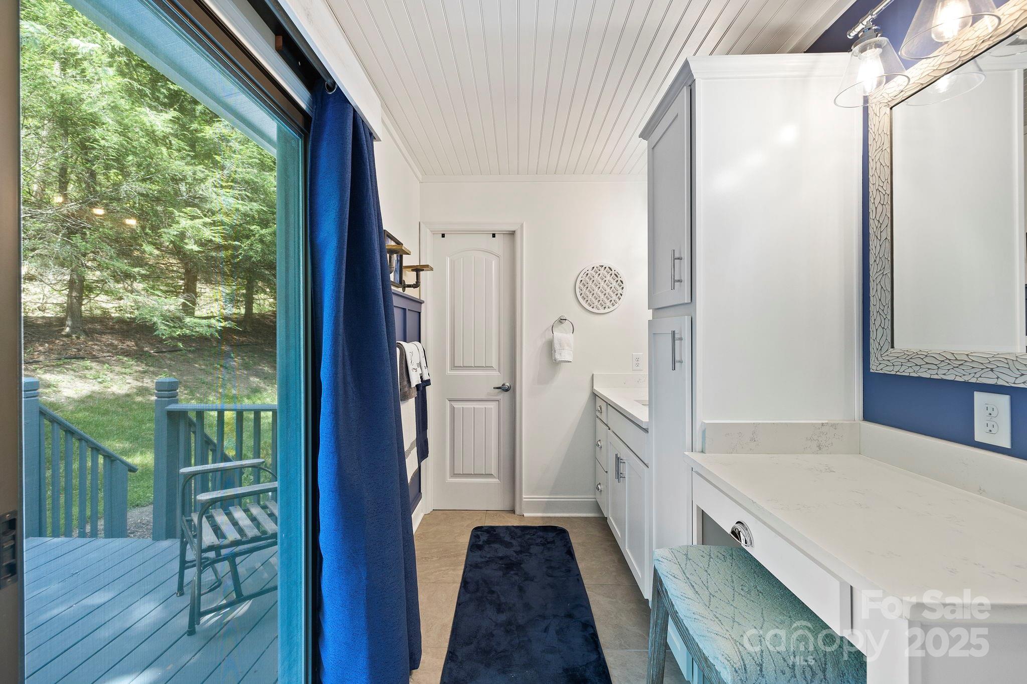 2440 W Cumming Woods Lane