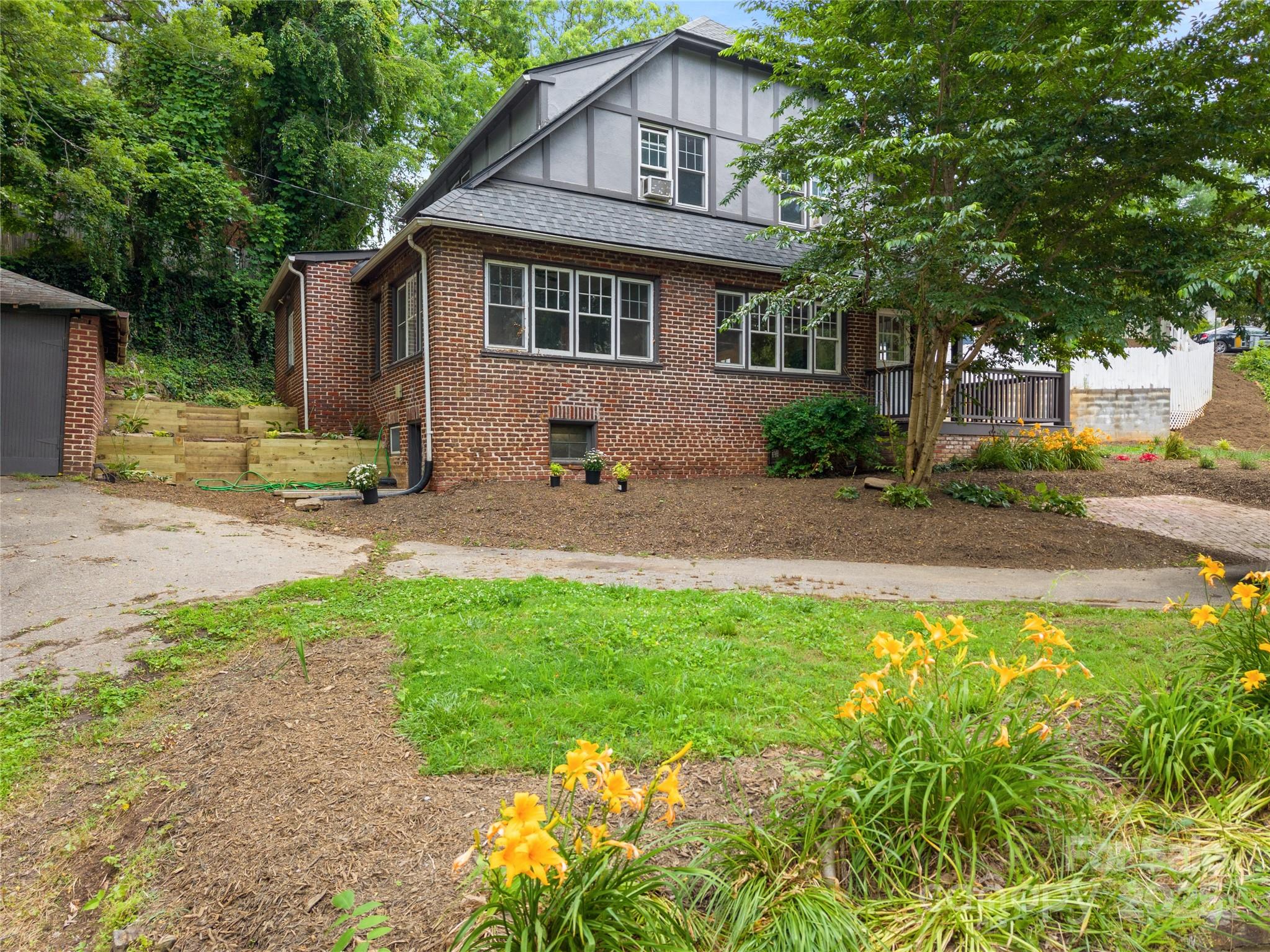 30 Caledonia Road