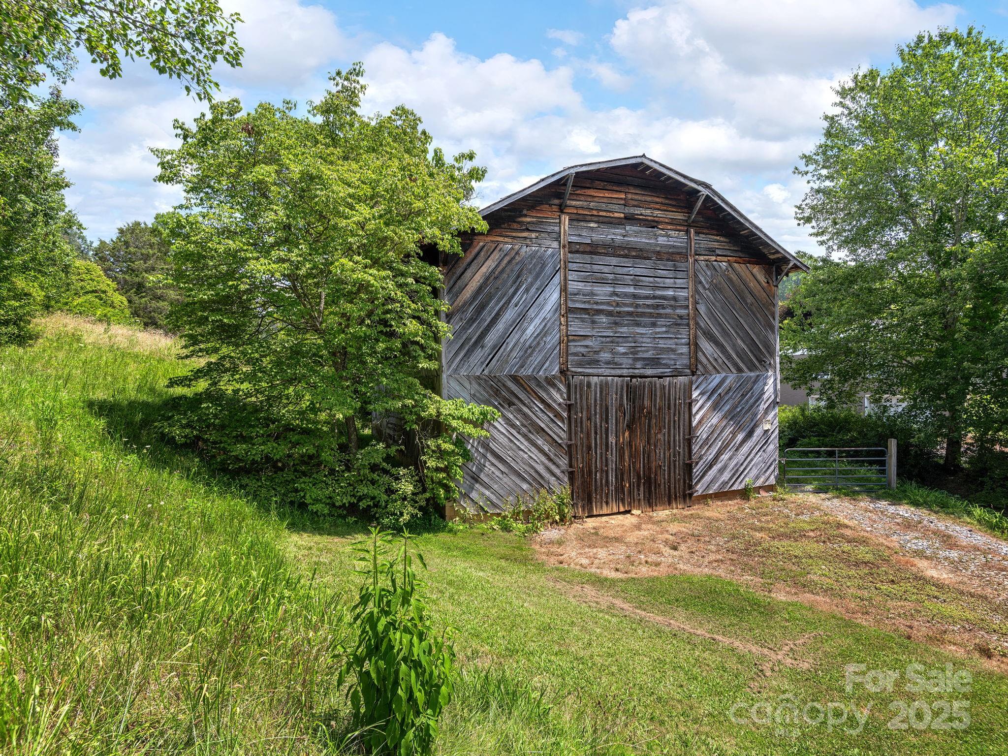 821 Crooked Creek Road