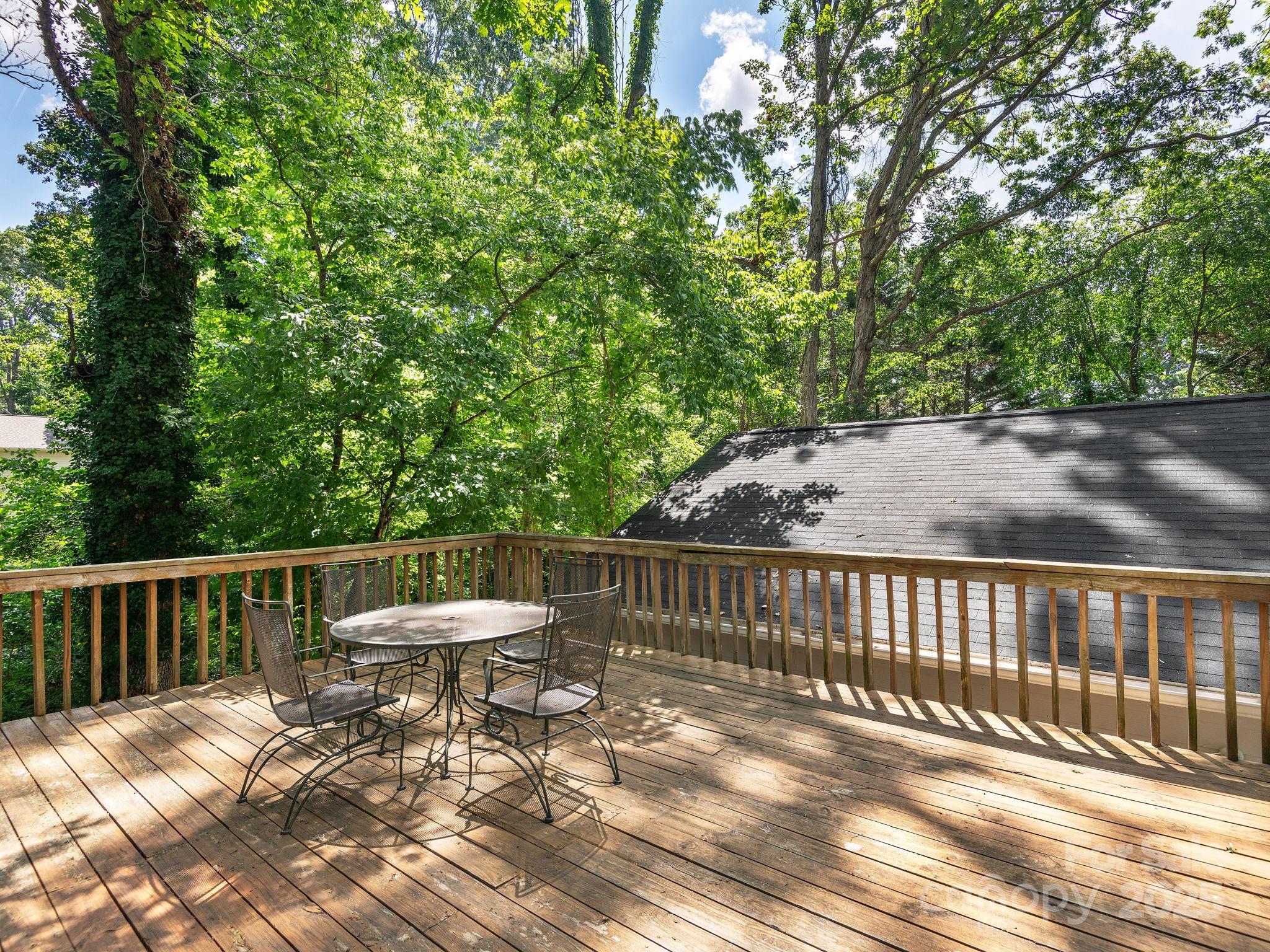 915 Tunnel Road