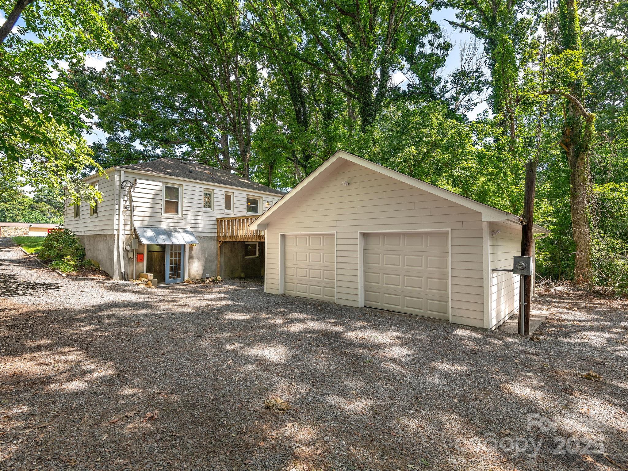 915 Tunnel Road