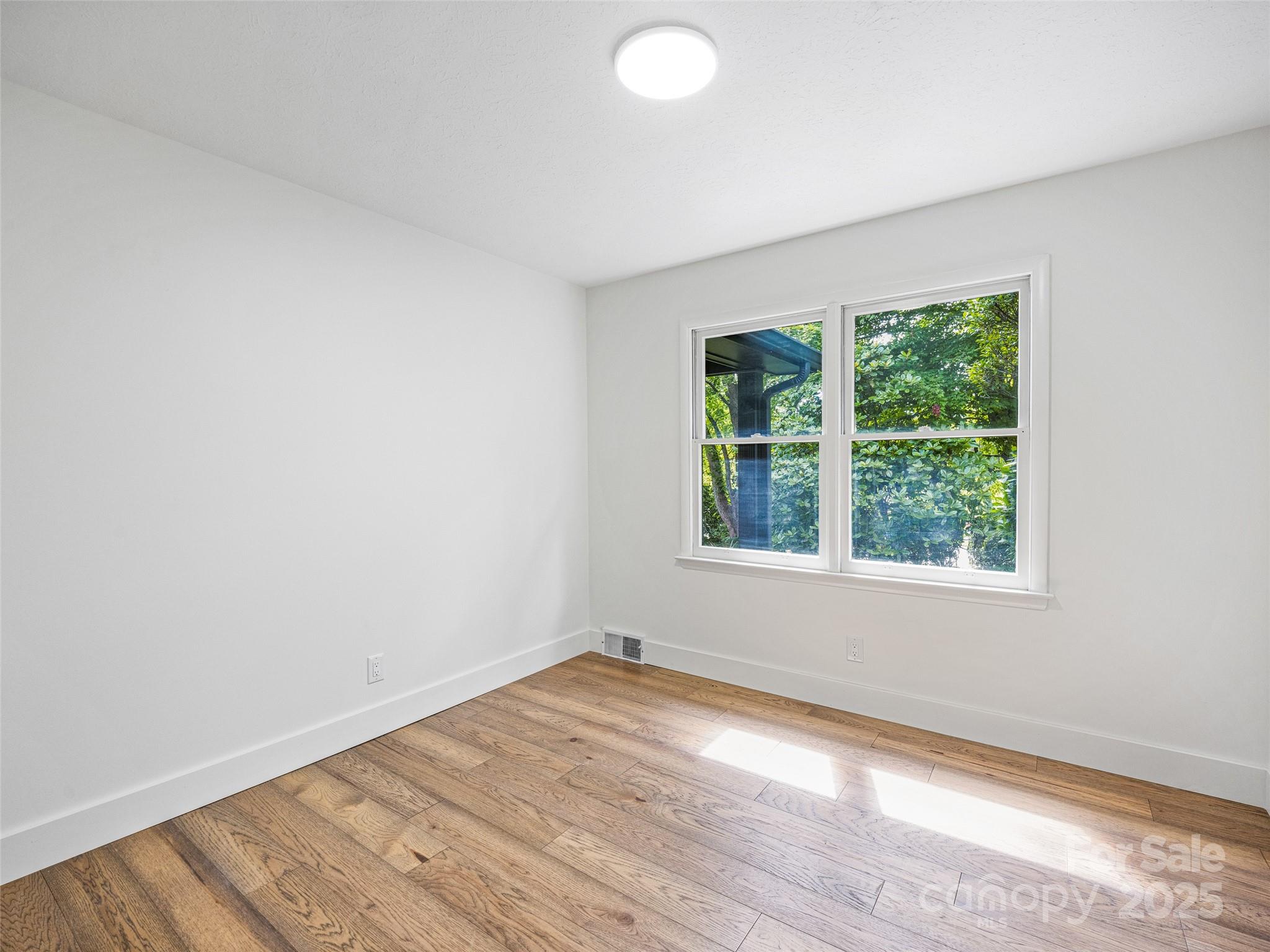 3 Acorn Road