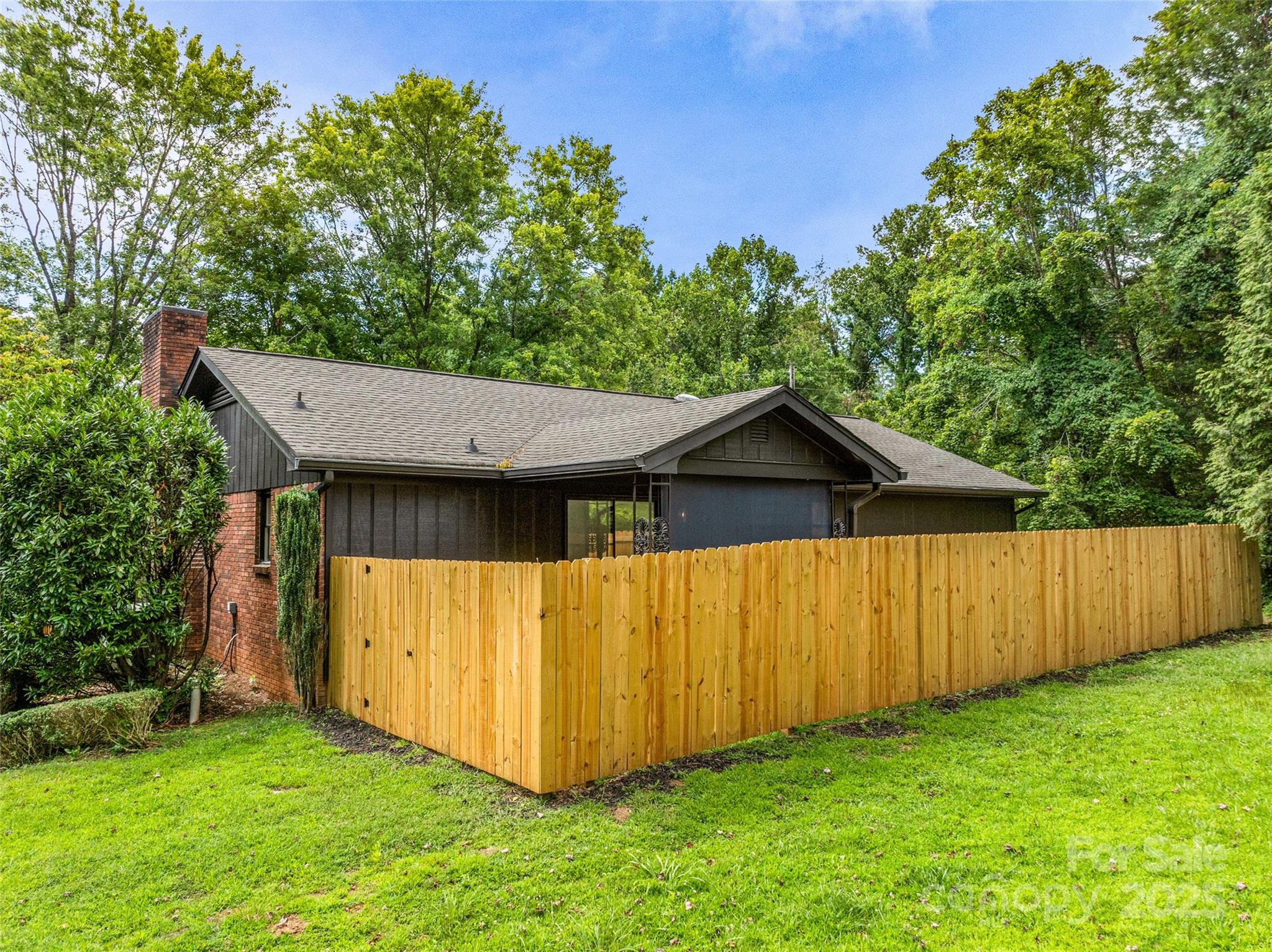 3 Acorn Road
