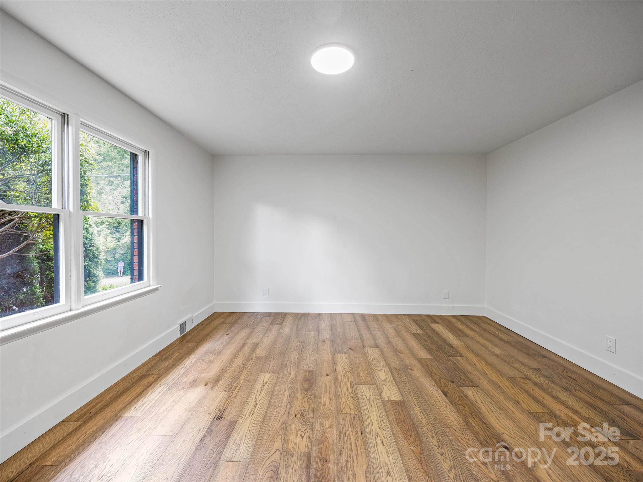 3 Acorn Road