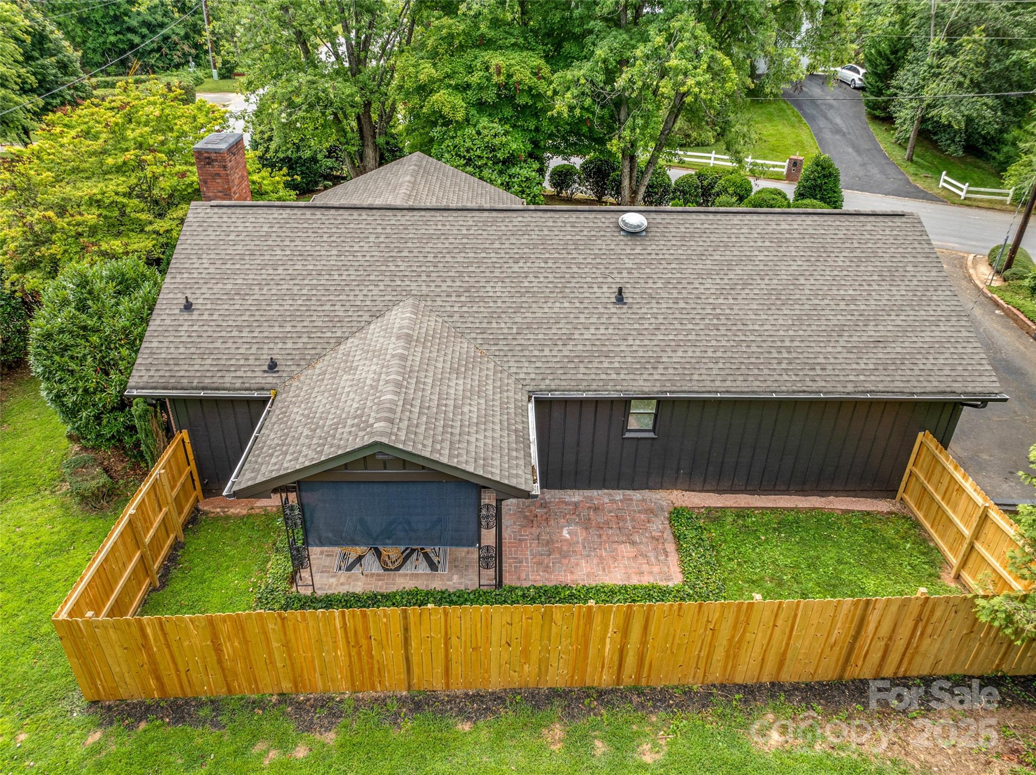 3 Acorn Road