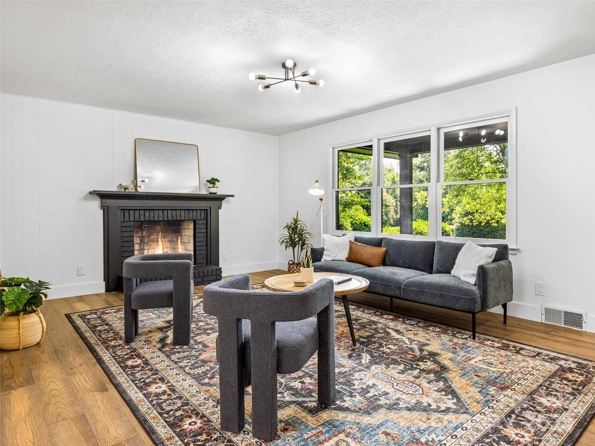 3 Acorn Road
