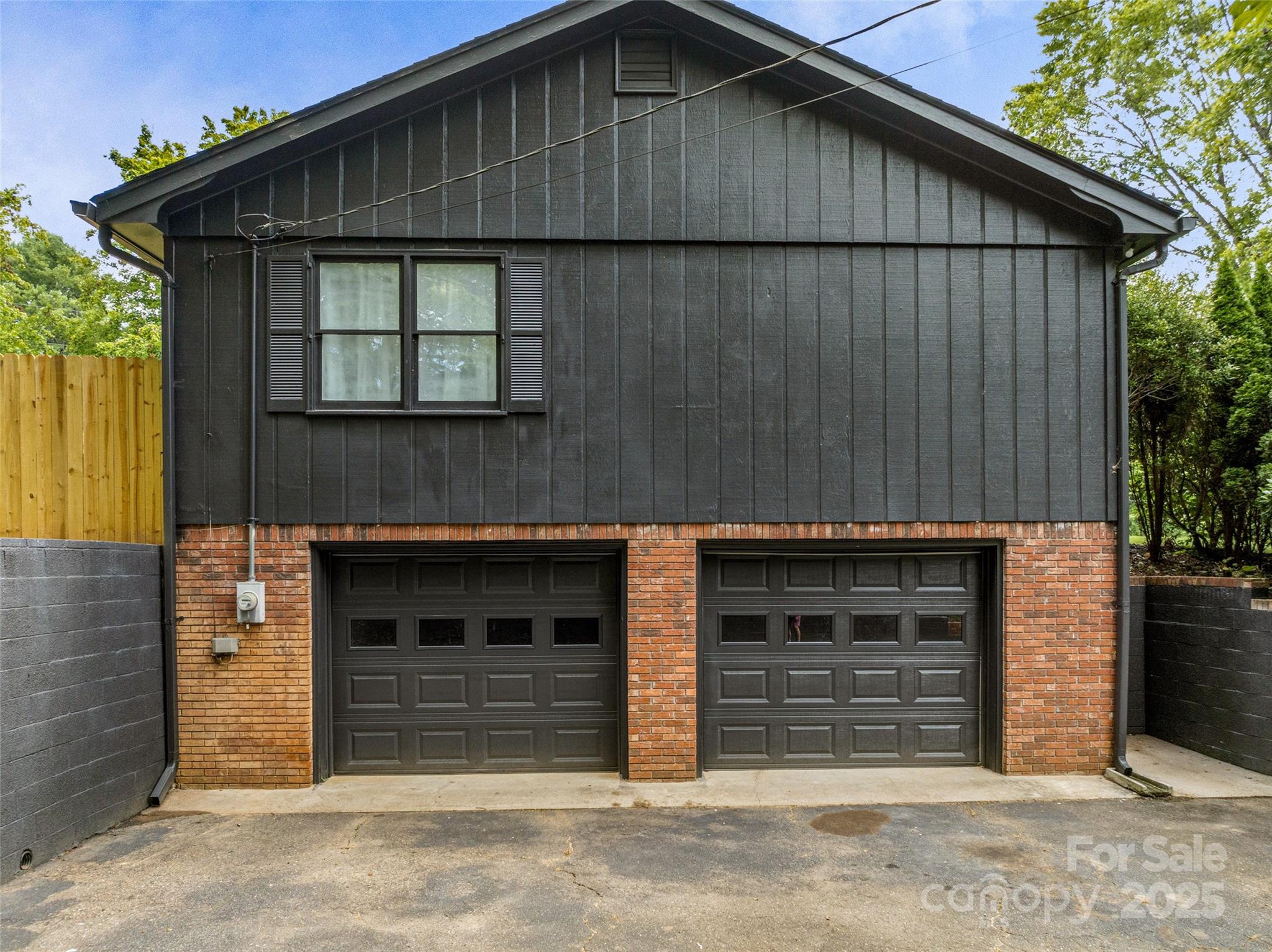 3 Acorn Road