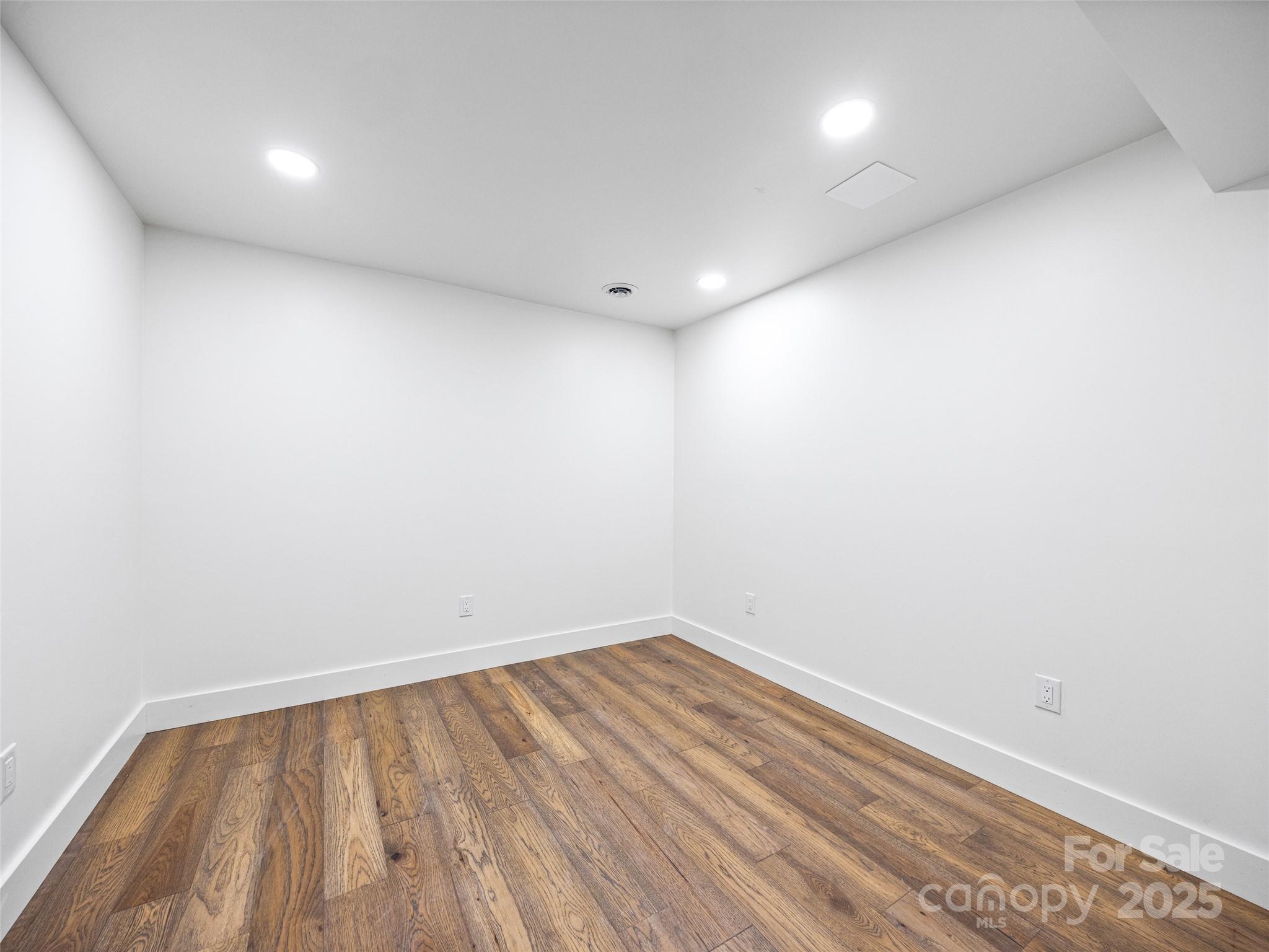 3 Acorn Road