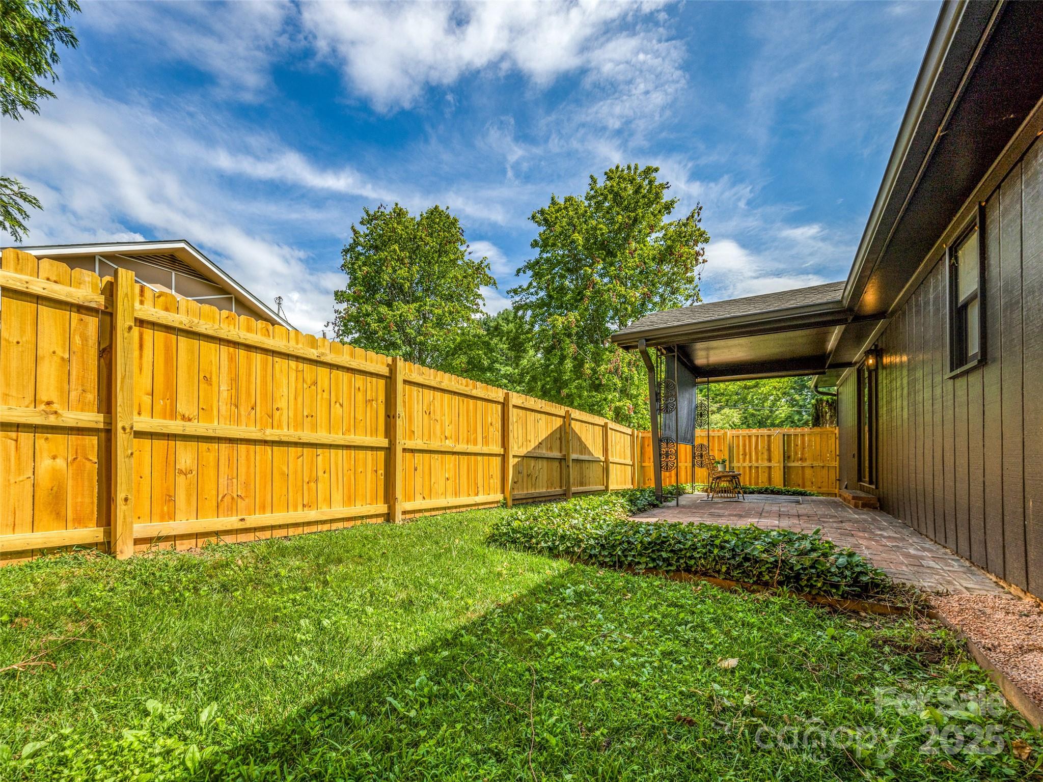 3 Acorn Road