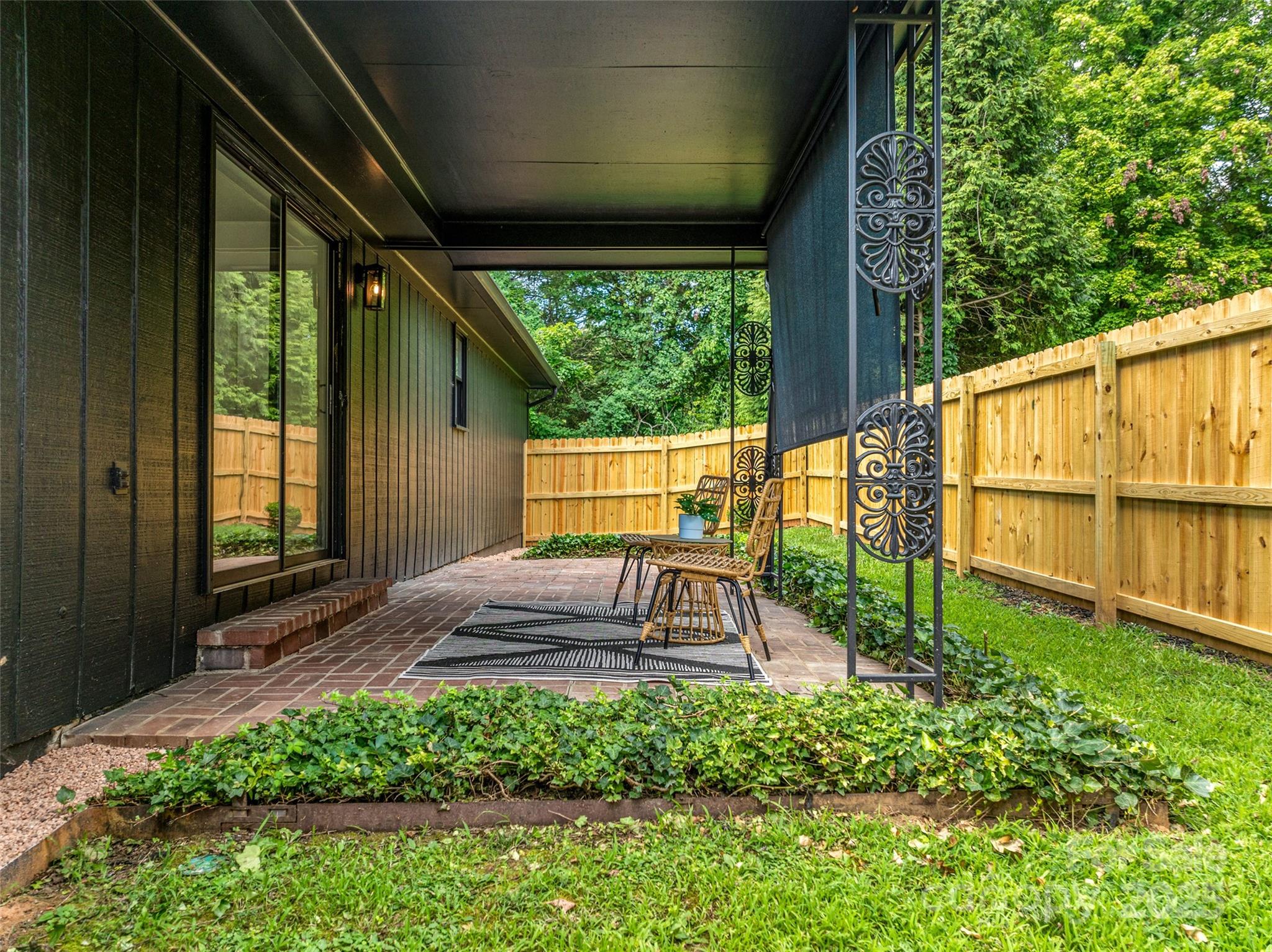 3 Acorn Road