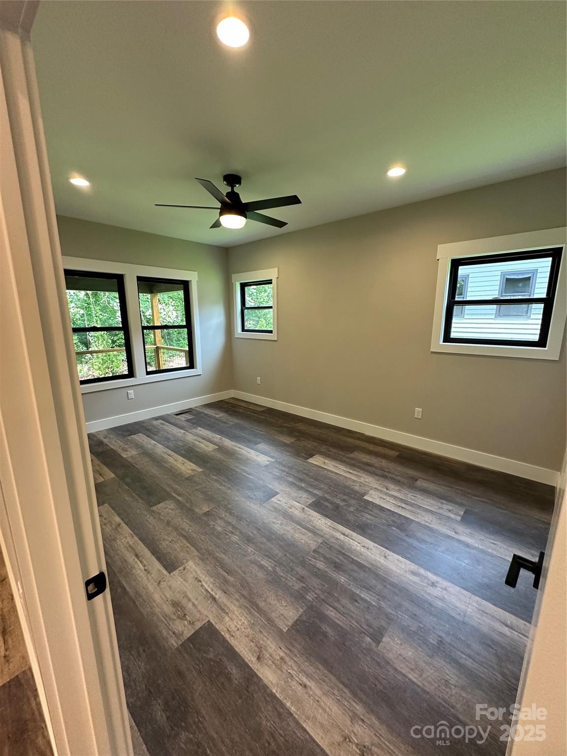 203 1 S Oconeechee Avenue