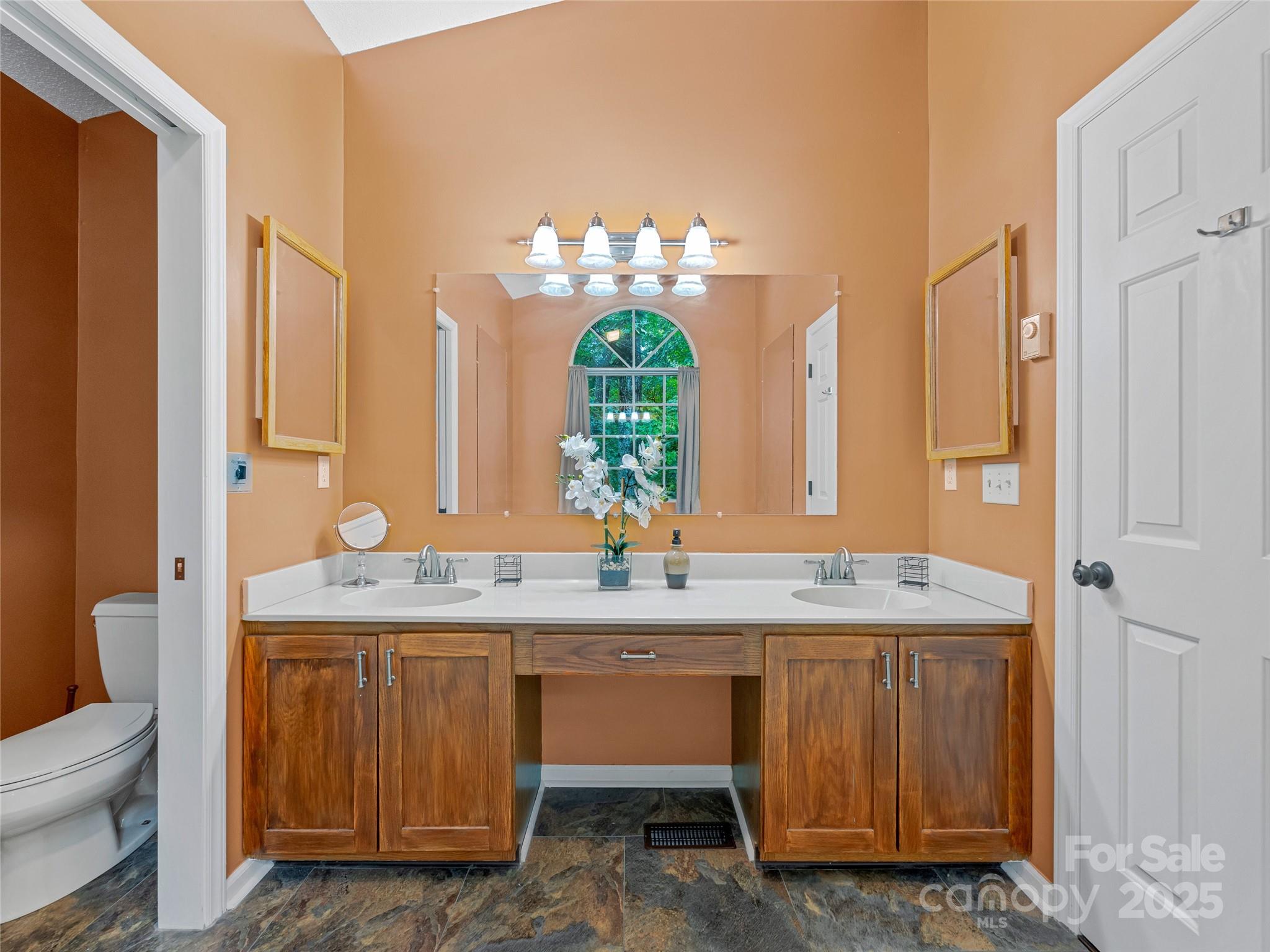 547 Hunters Glen Lane