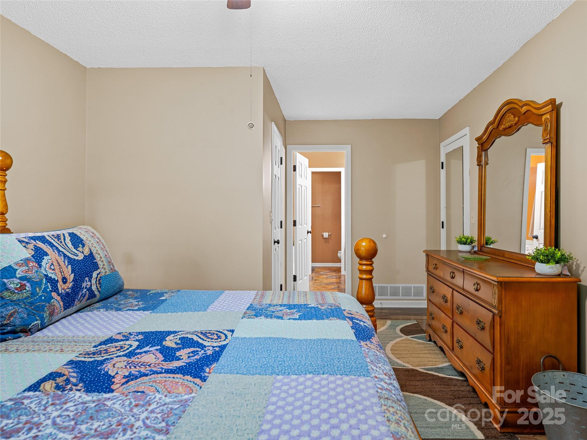 547 Hunters Glen Lane