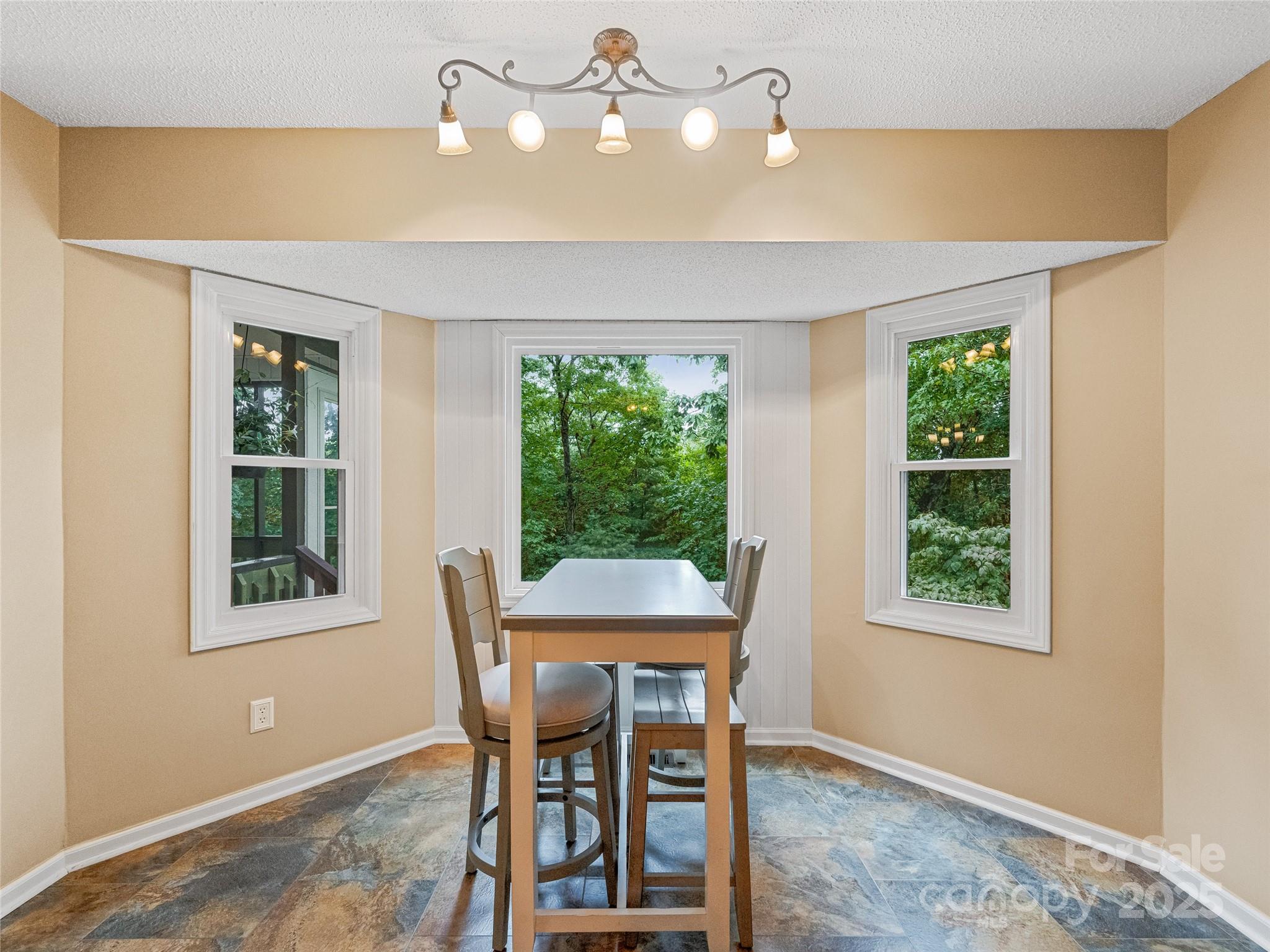 547 Hunters Glen Lane