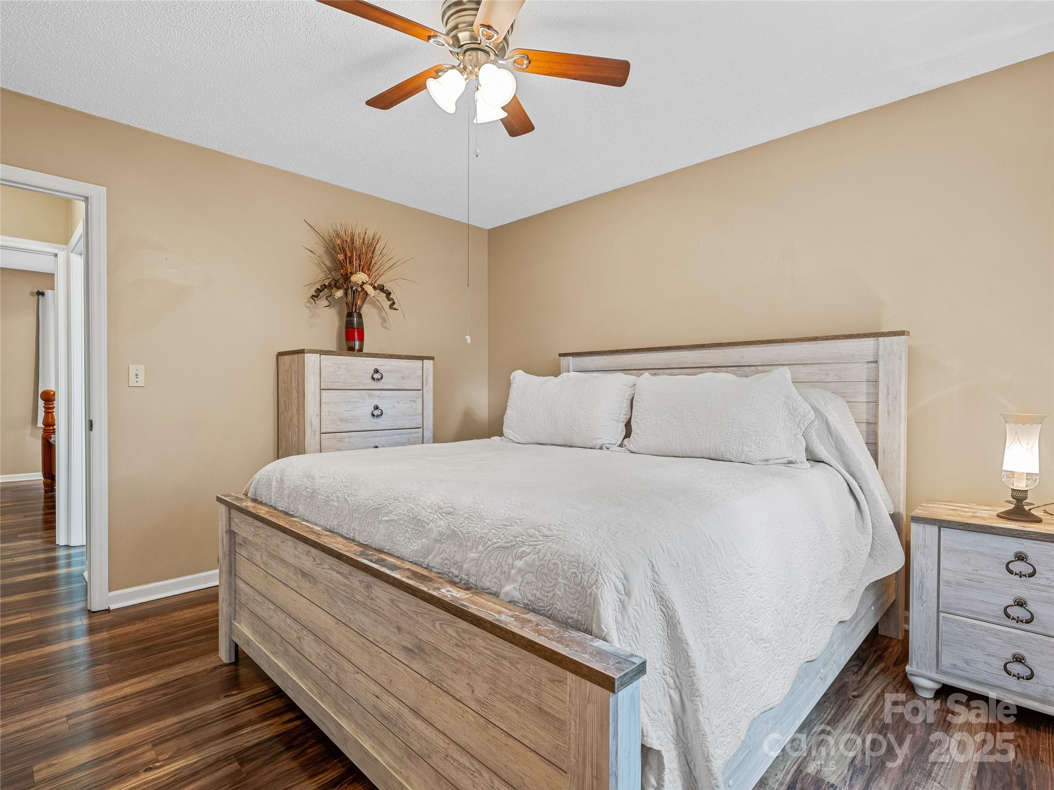 547 Hunters Glen Lane