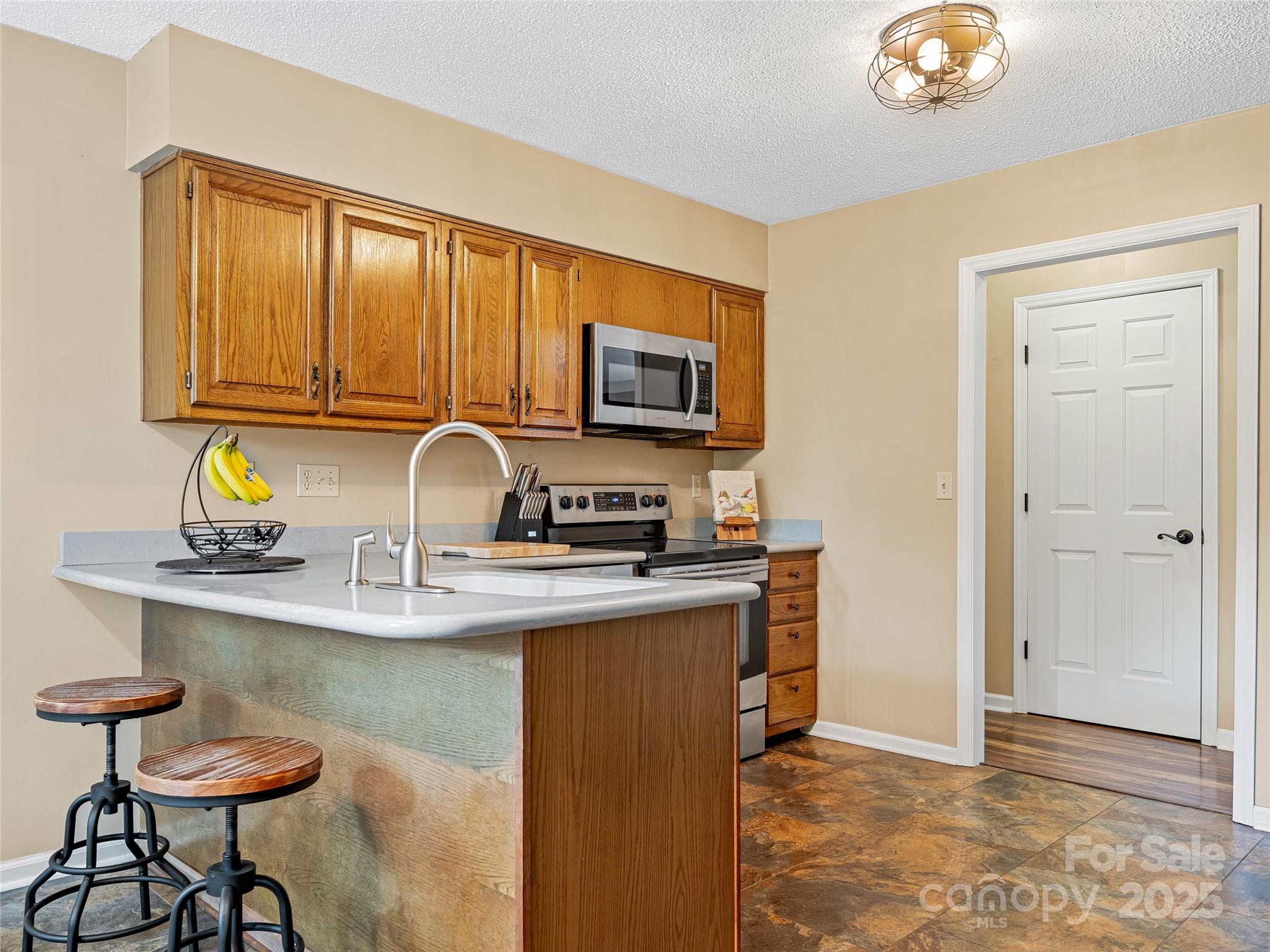 547 Hunters Glen Lane