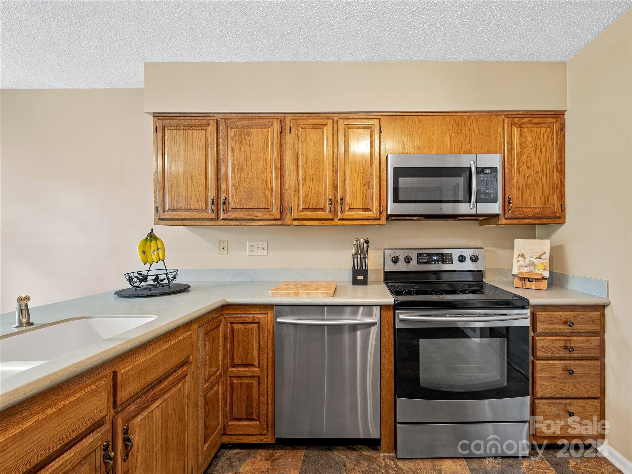 547 Hunters Glen Lane