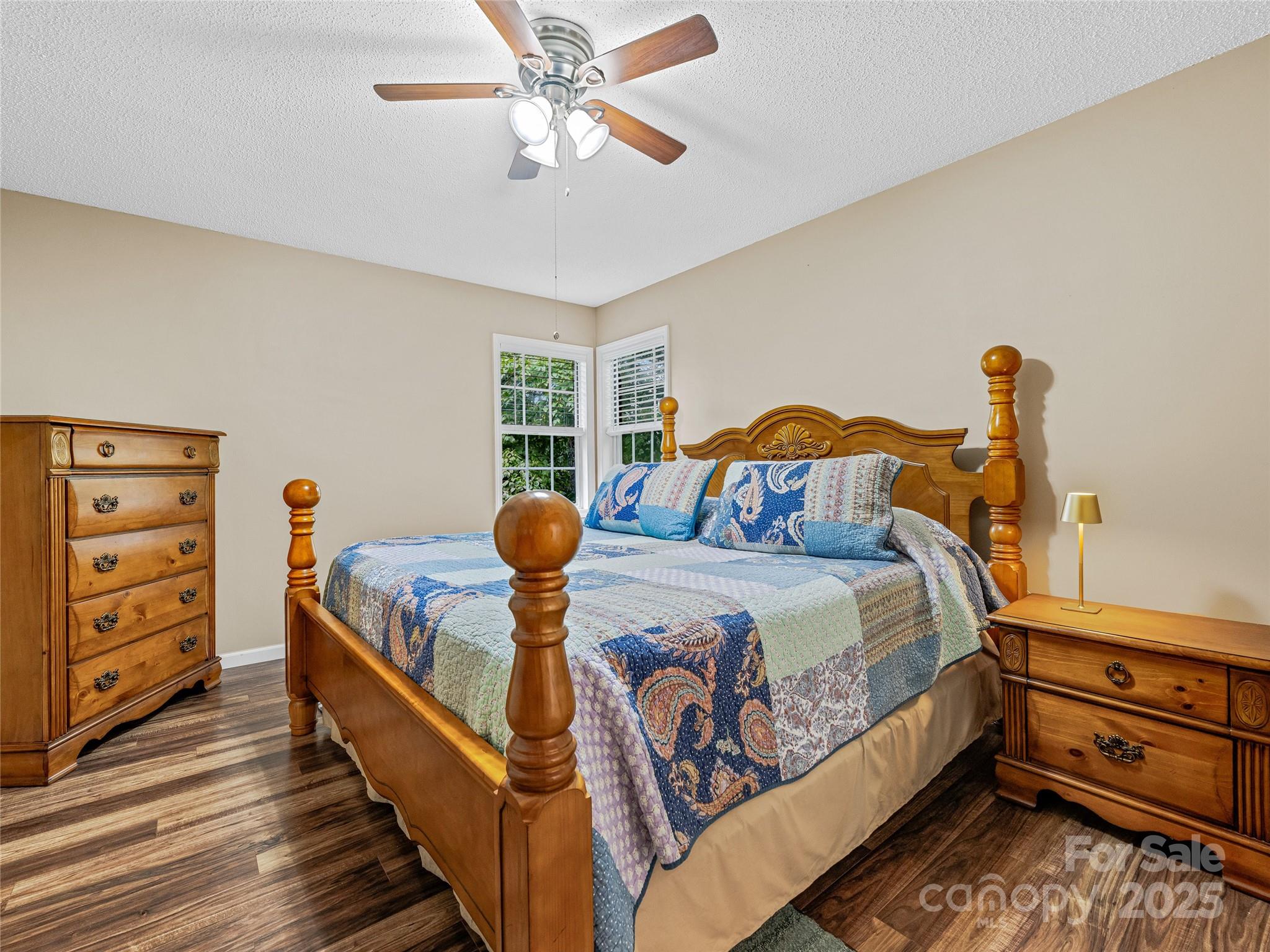 547 Hunters Glen Lane