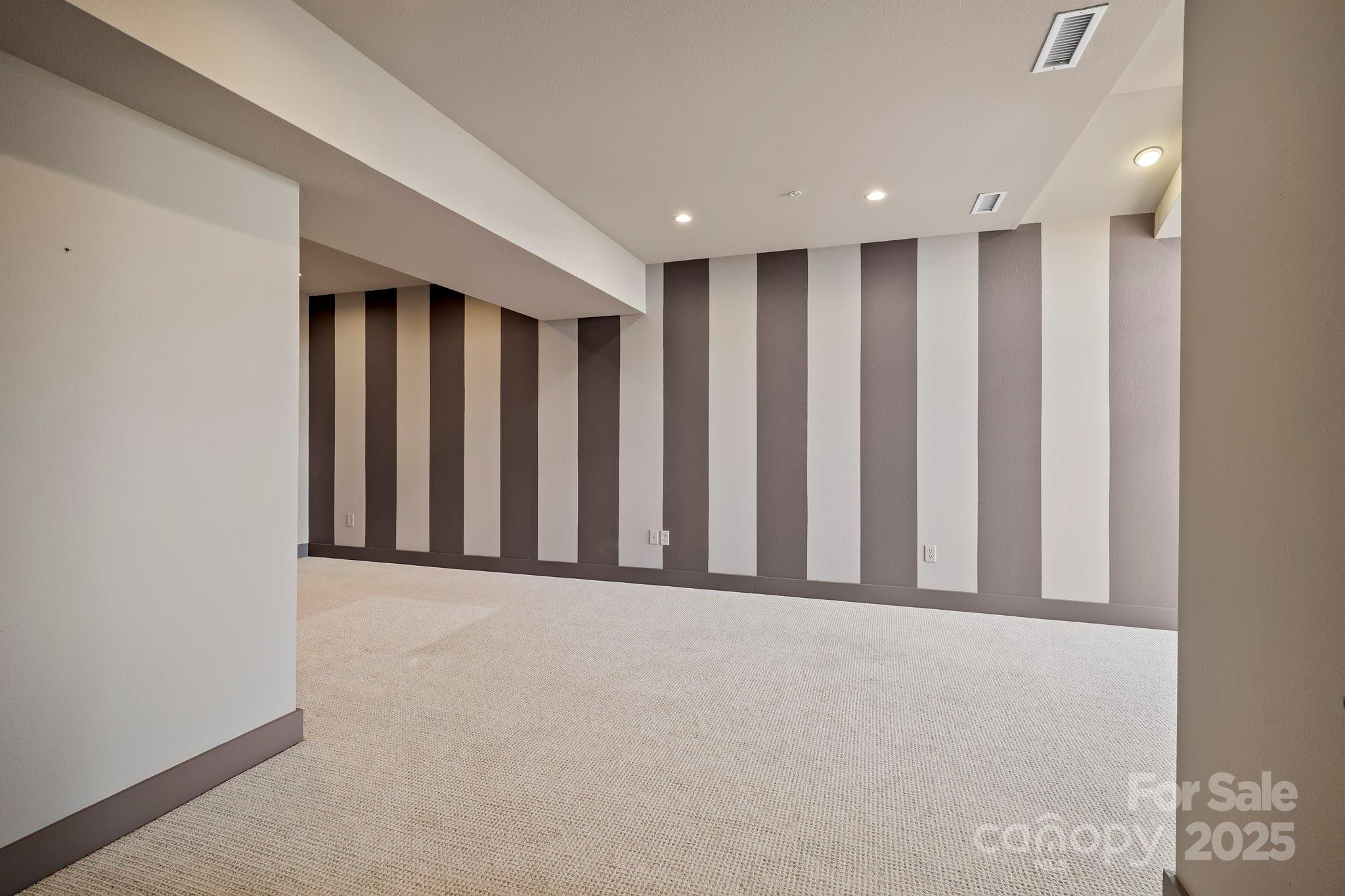 4 Chimney Crest Drive Unit: J