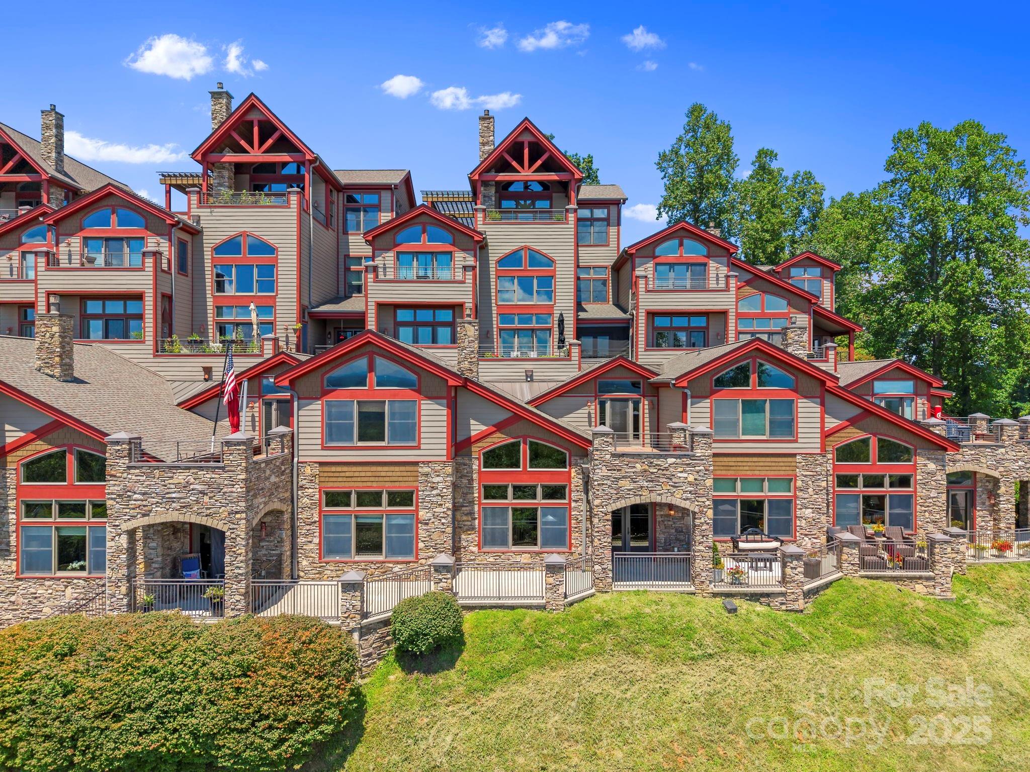 4 Chimney Crest Drive Unit: J