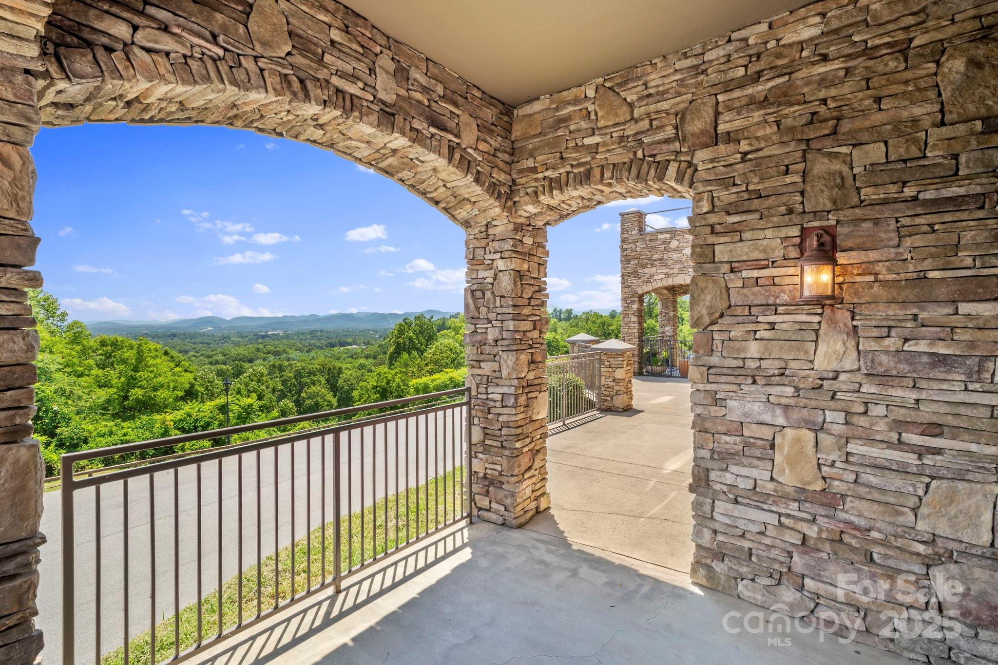 4 Chimney Crest Drive Unit: J