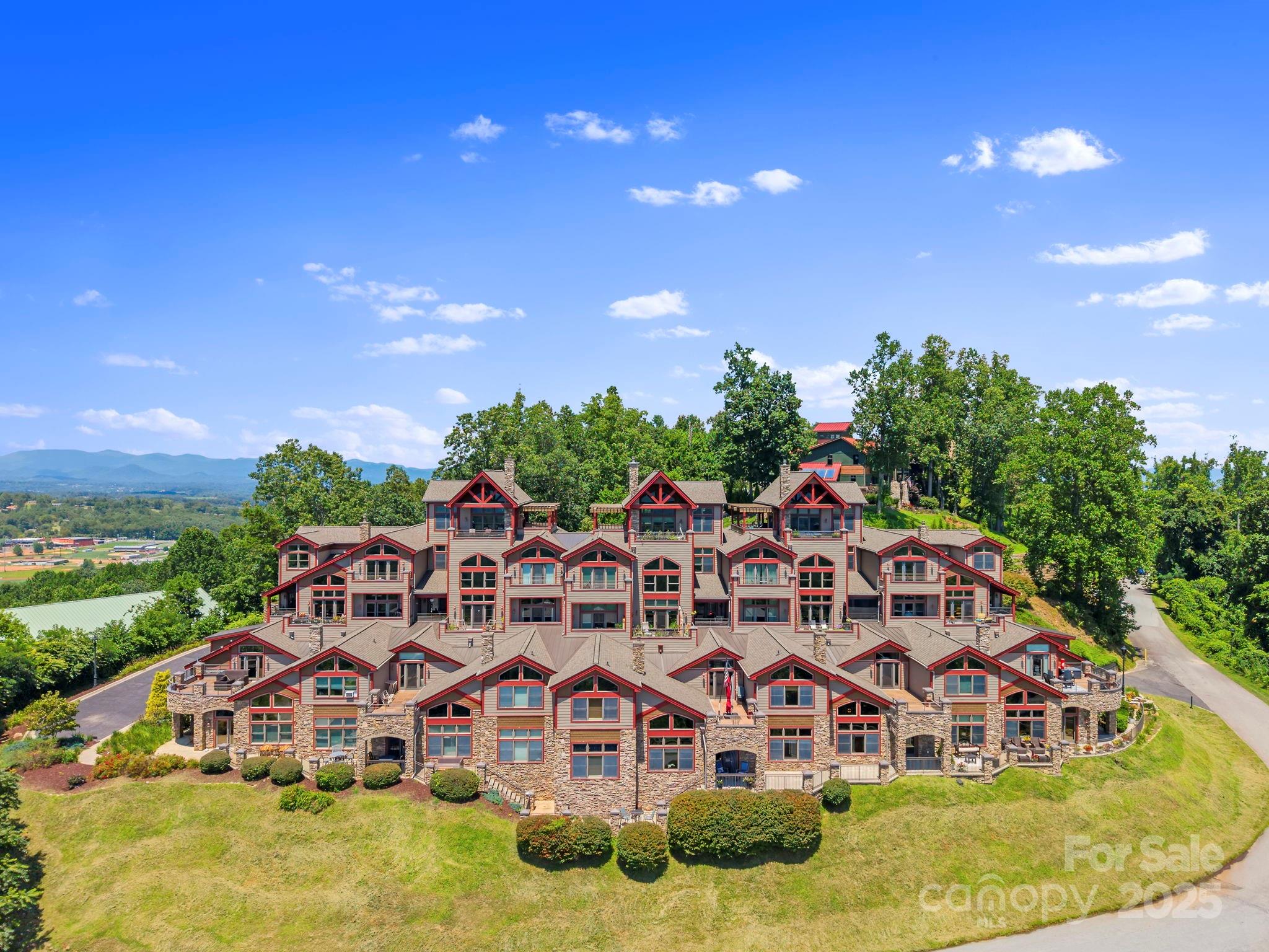 4 Chimney Crest Drive Unit: J
