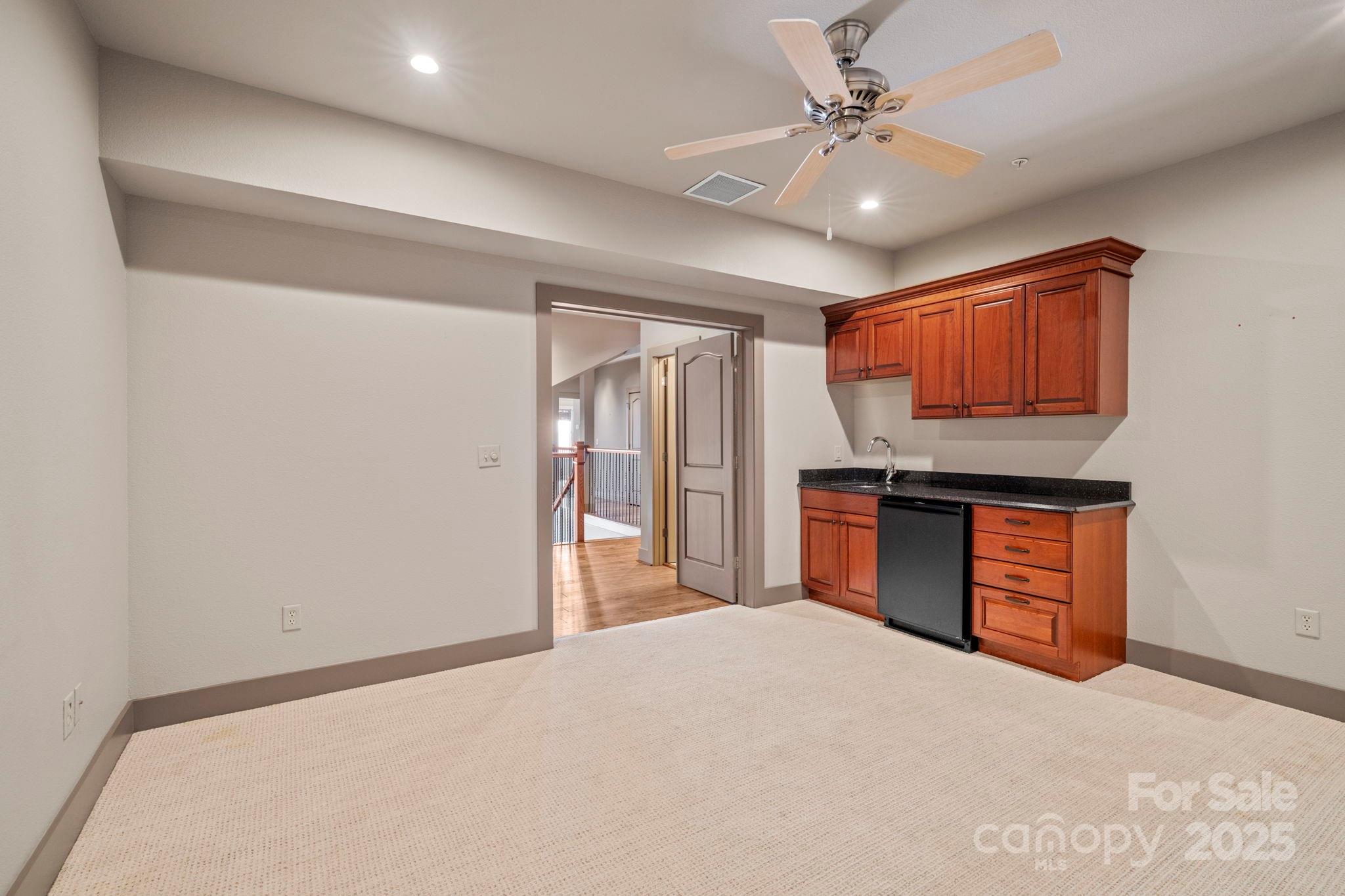 4 Chimney Crest Drive Unit: J