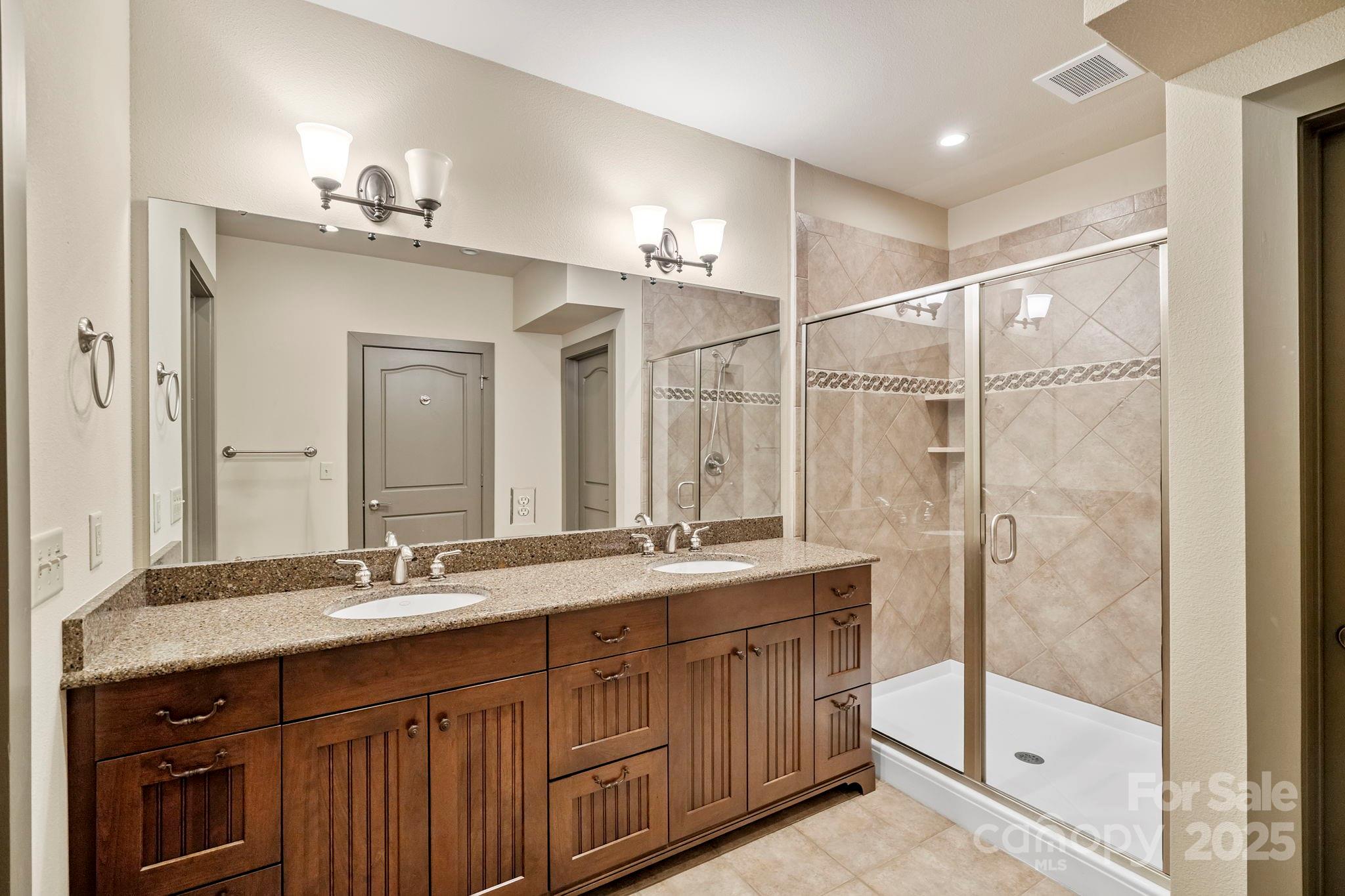 4 Chimney Crest Drive Unit: J