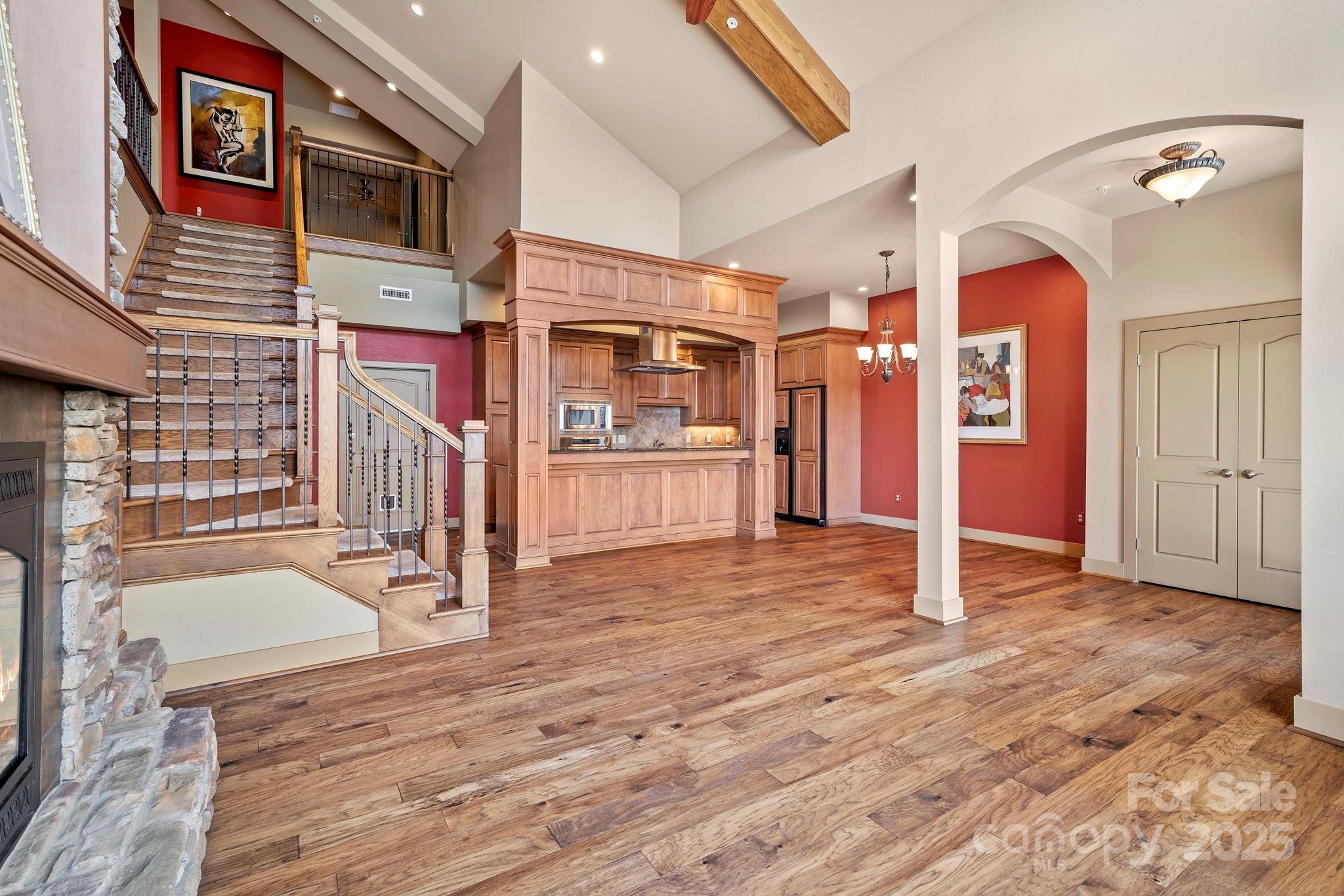 4 Chimney Crest Drive Unit: J