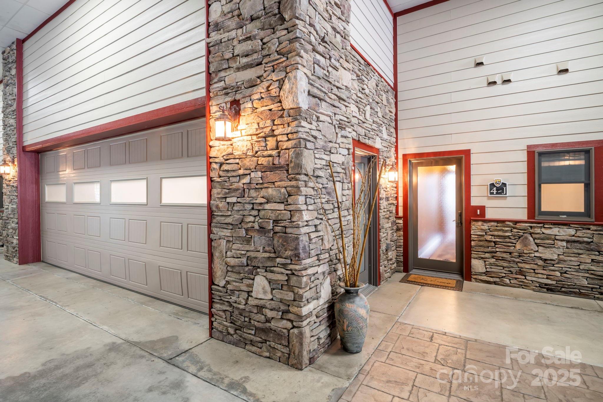 4 Chimney Crest Drive Unit: J