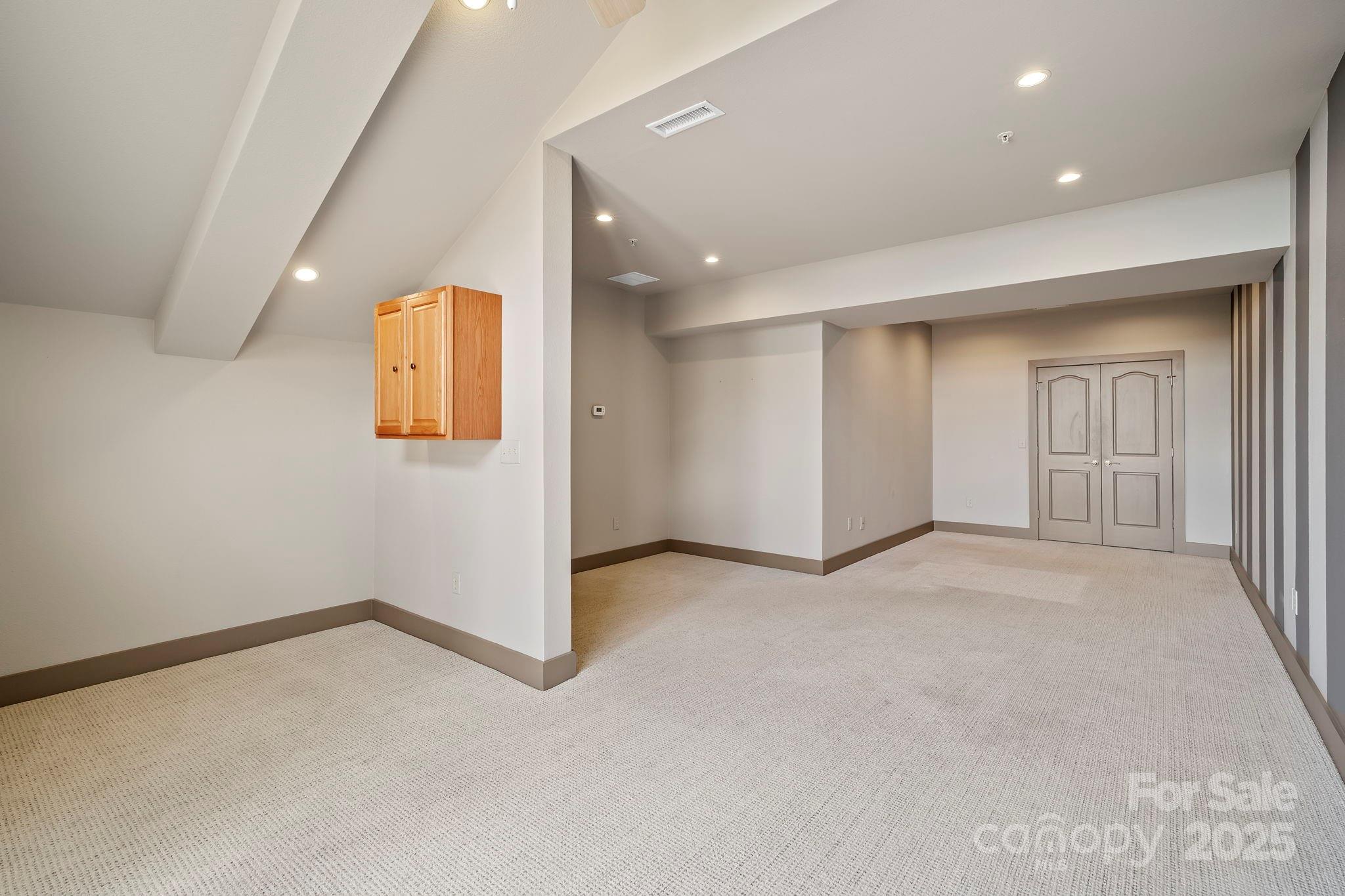 4 Chimney Crest Drive Unit: J
