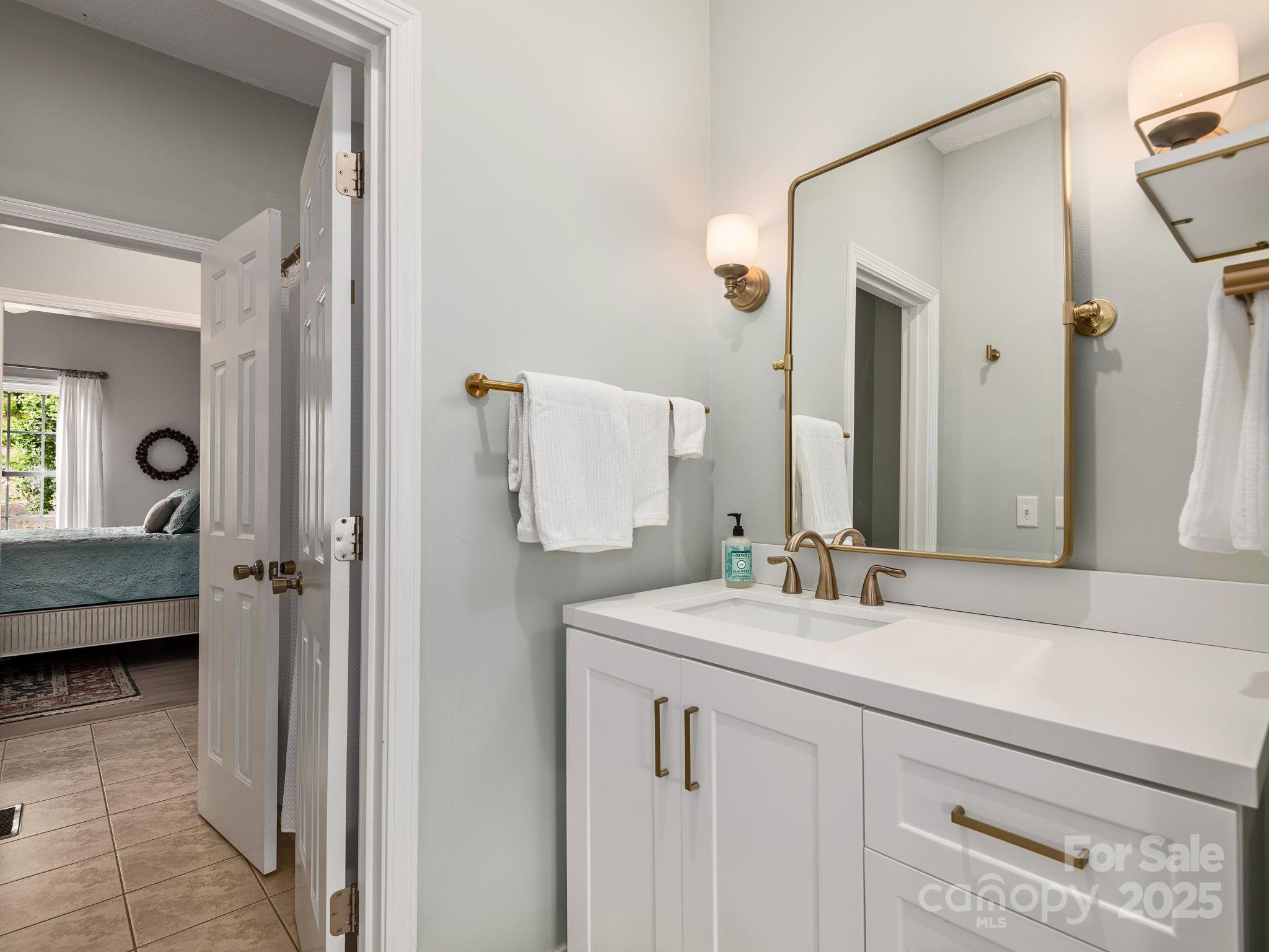 446 Charming Lane