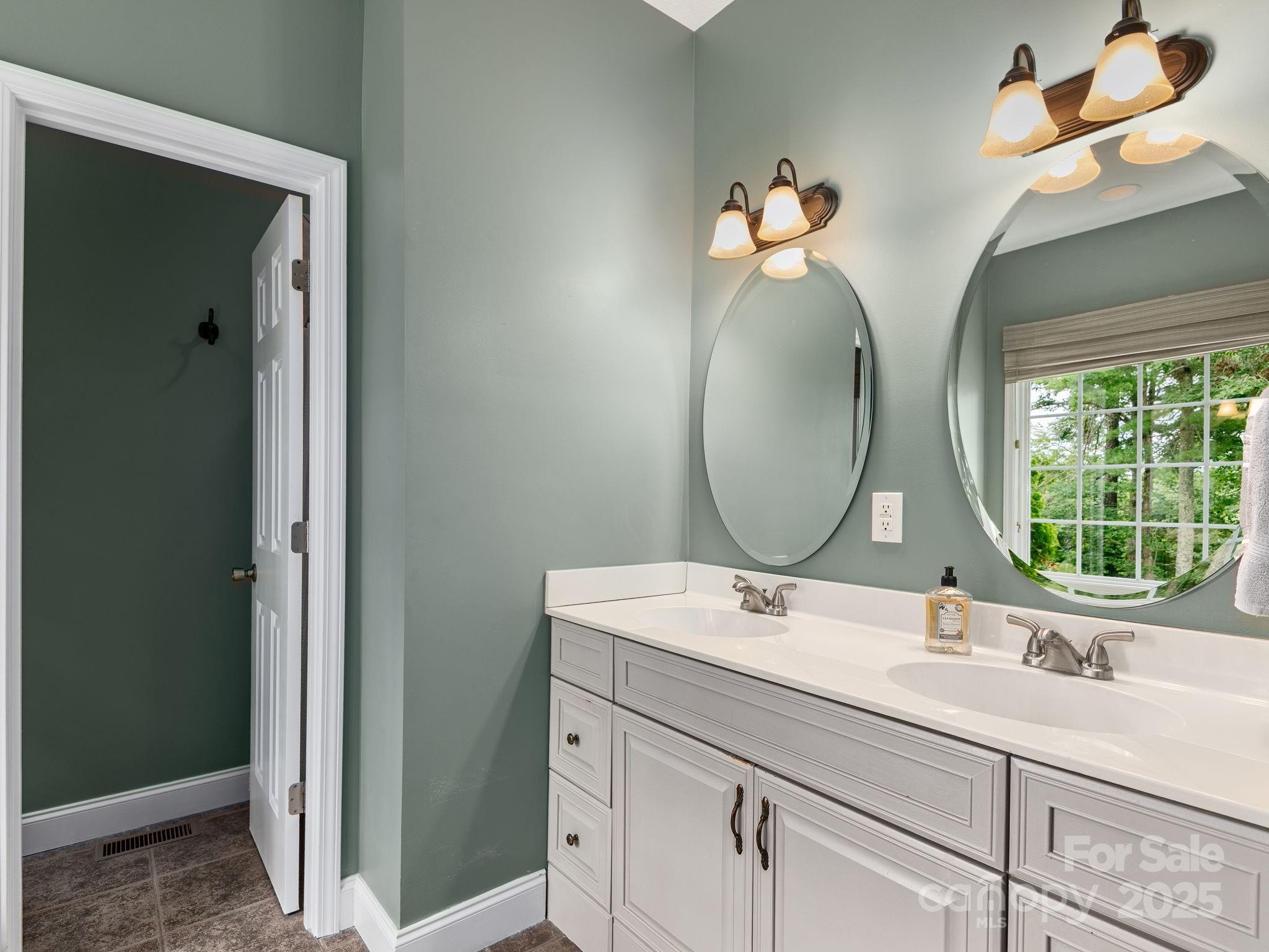 446 Charming Lane