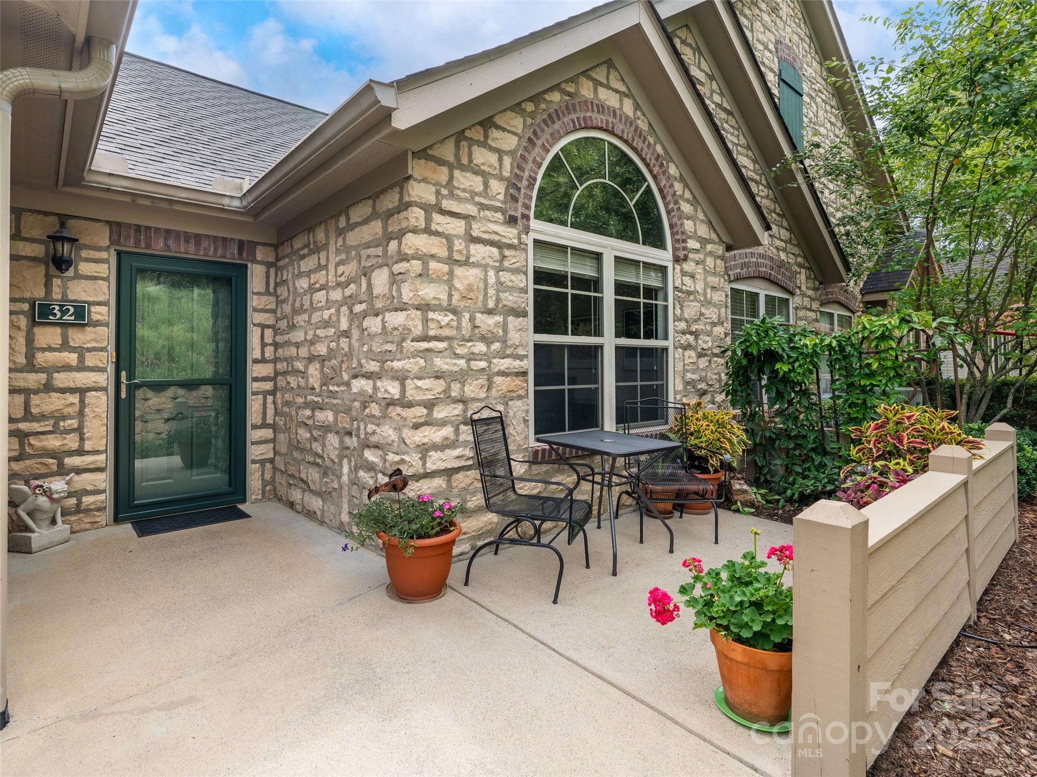 32 Mountain Meadow Circle