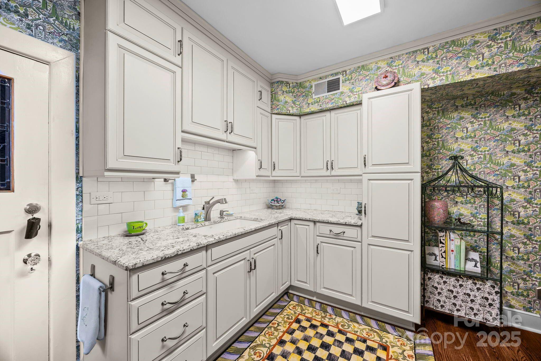 185 Macon Avenue Unit: B9