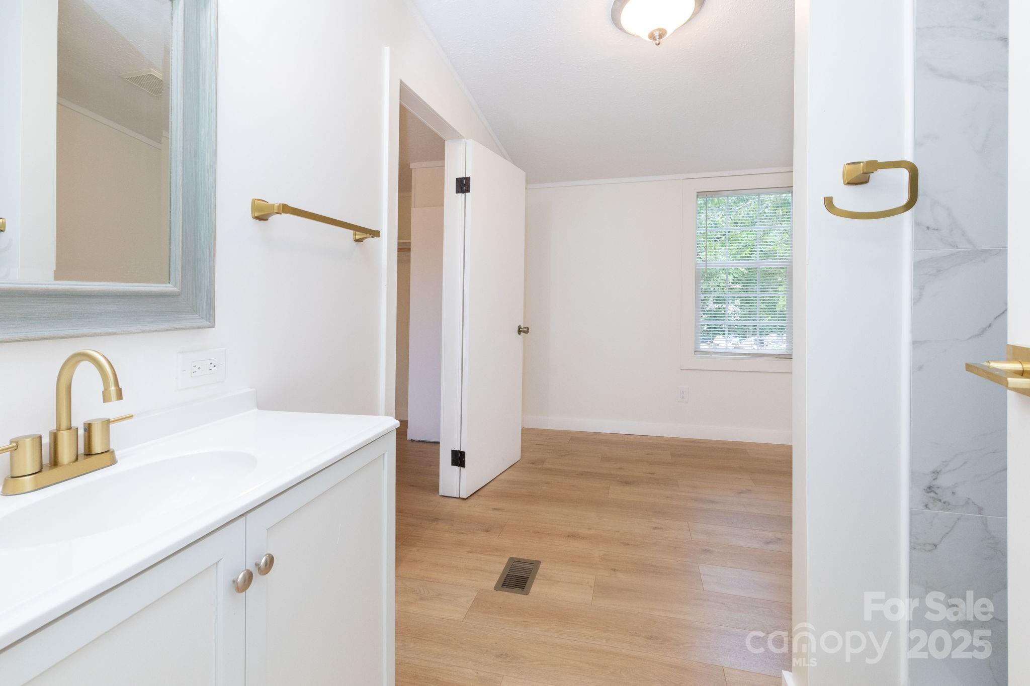 35 Glenview Place