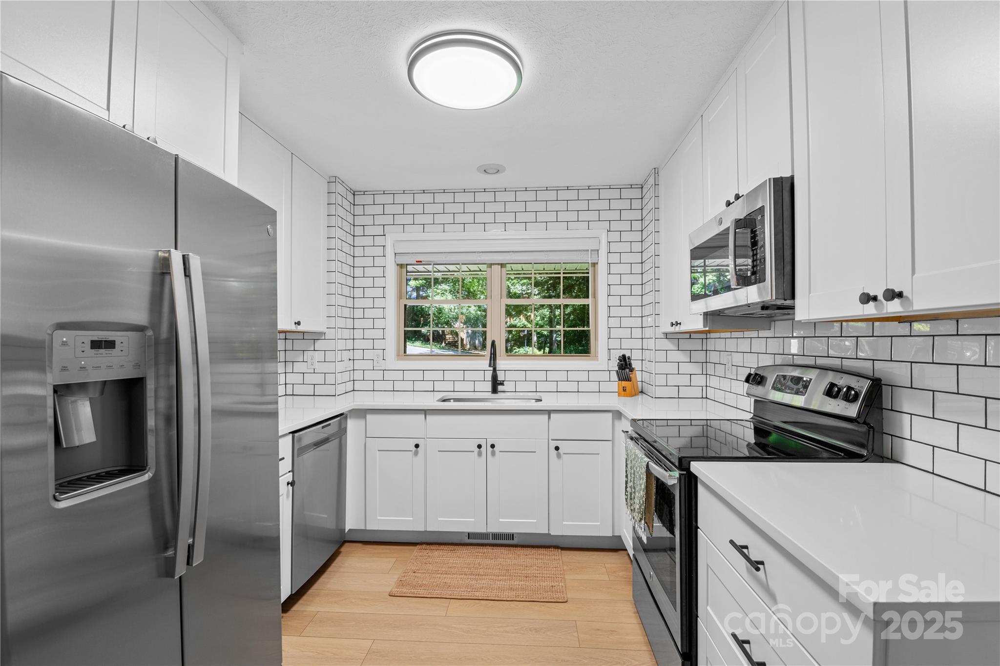 38 Leatherwood Drive