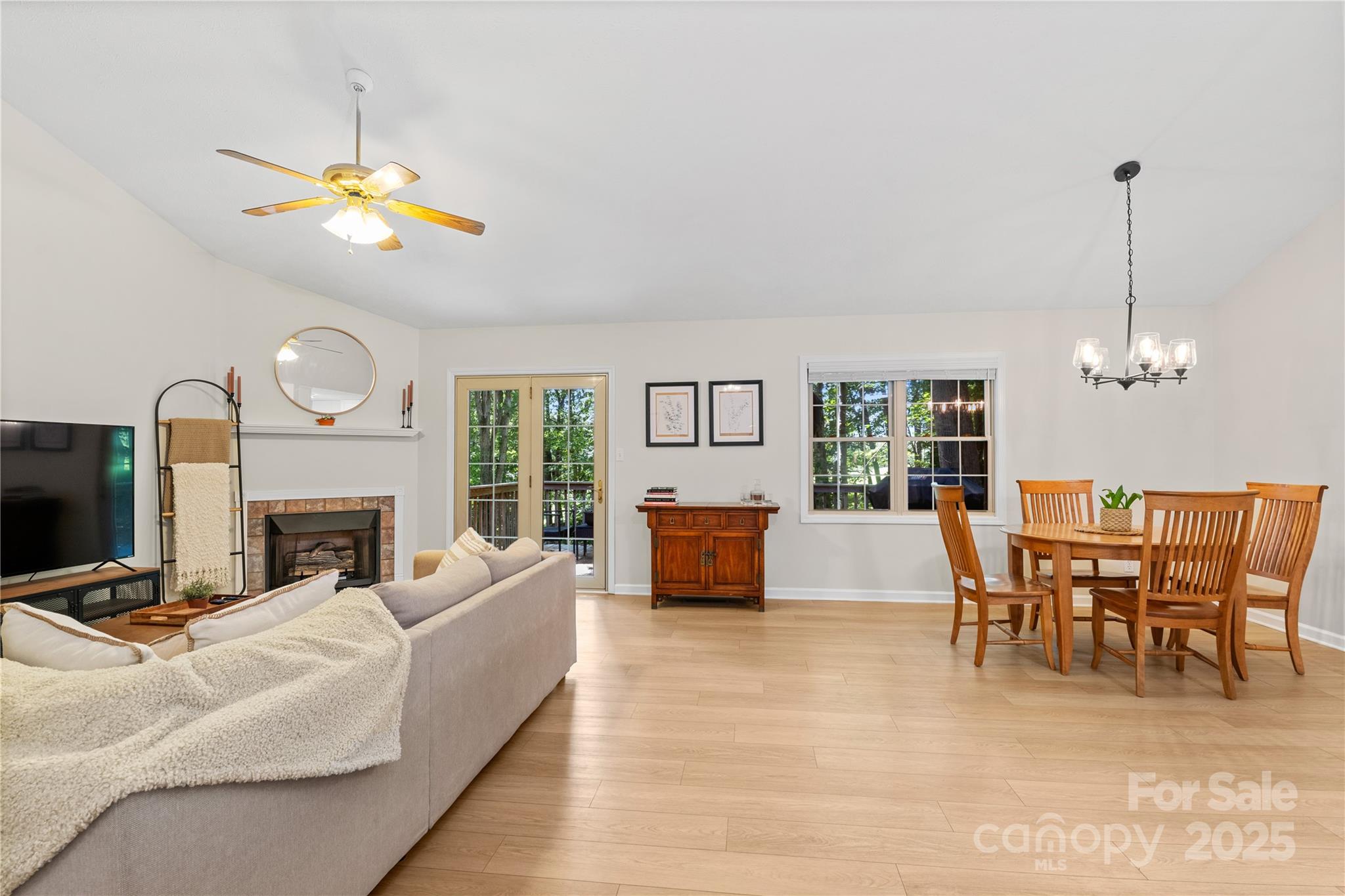 38 Leatherwood Drive