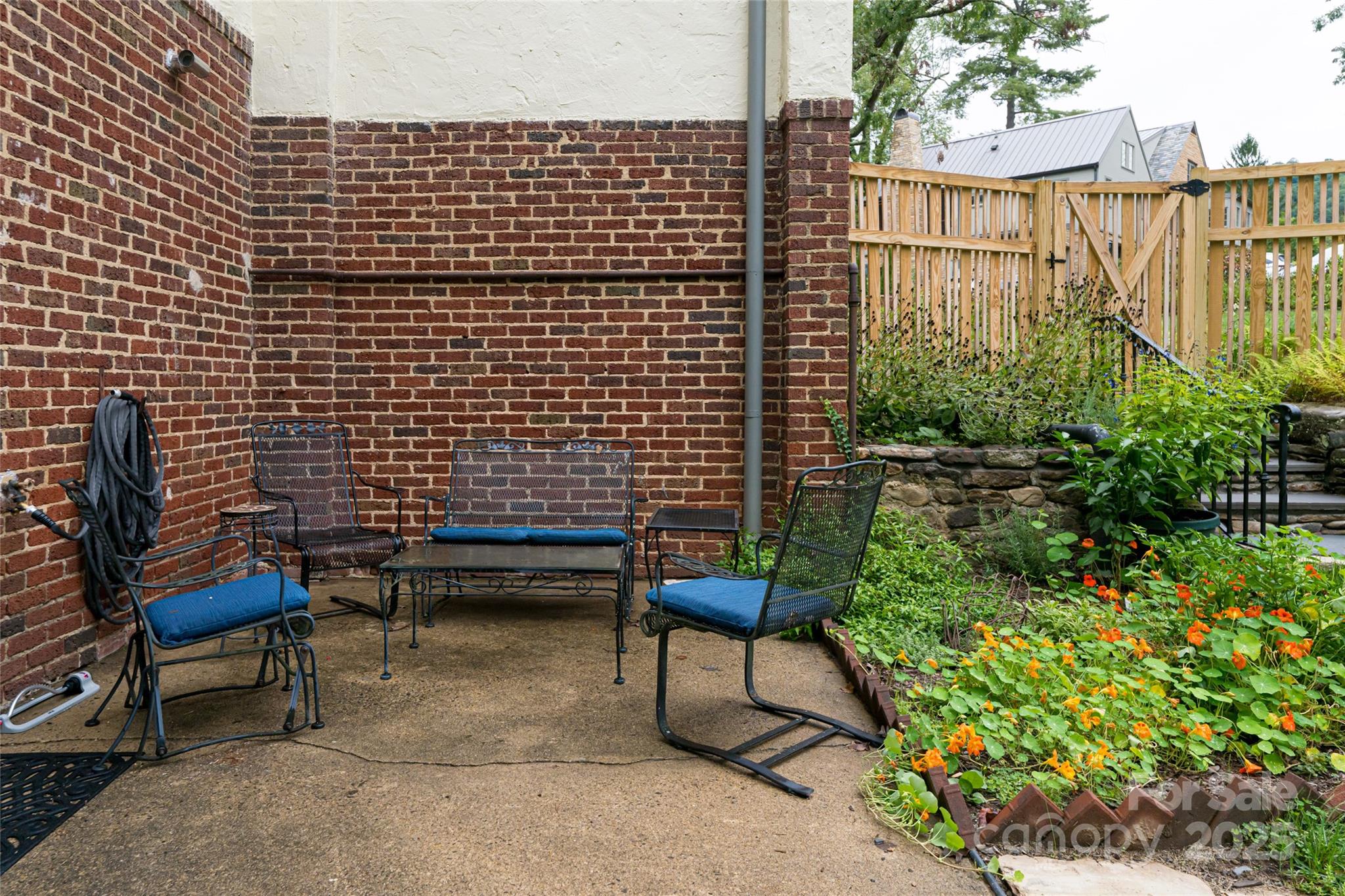 21 Lynwood Road