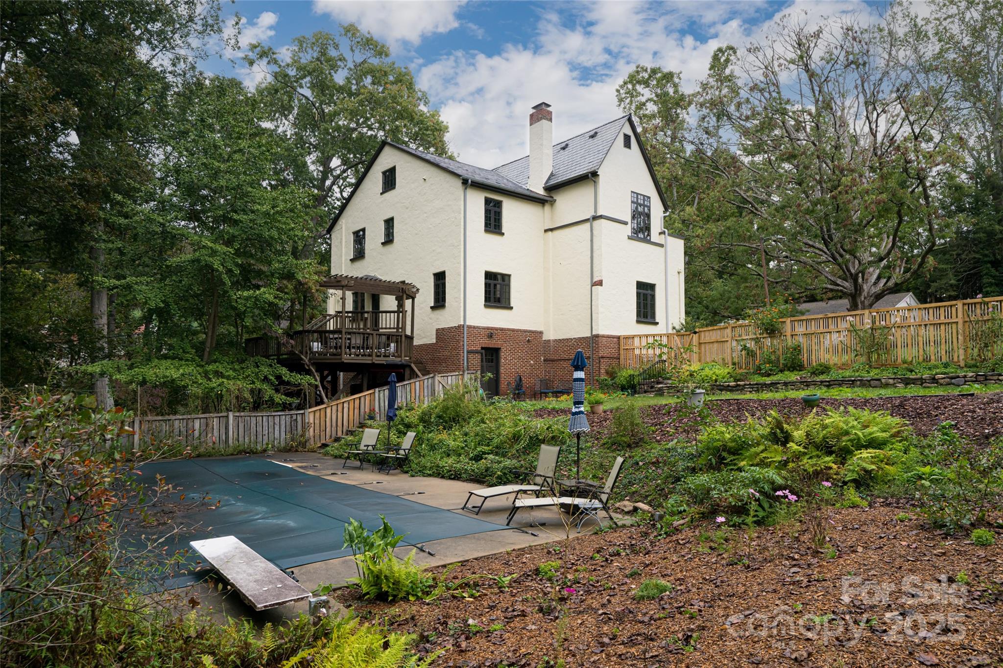 21 Lynwood Road