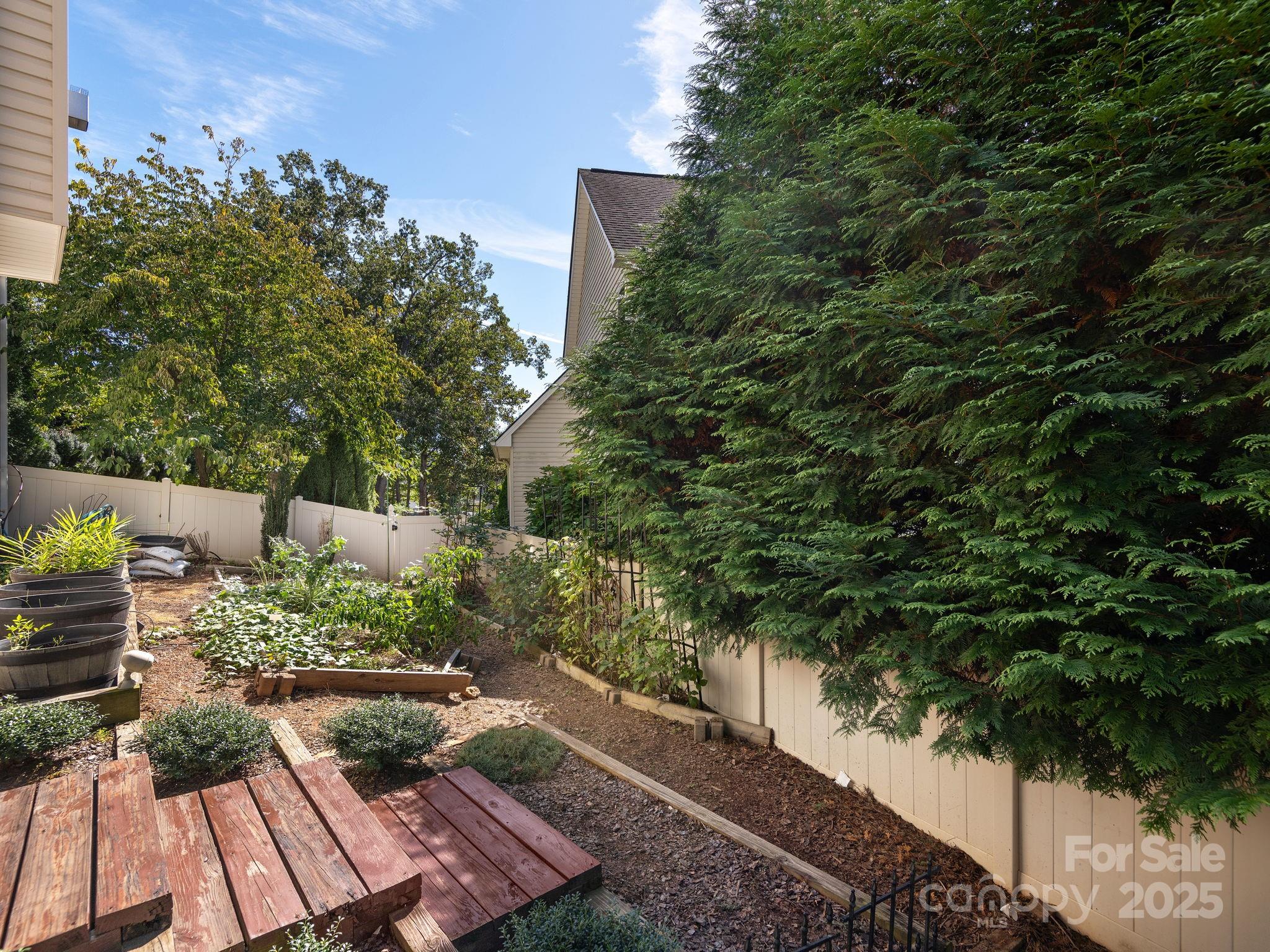 95 Driftstone Circle