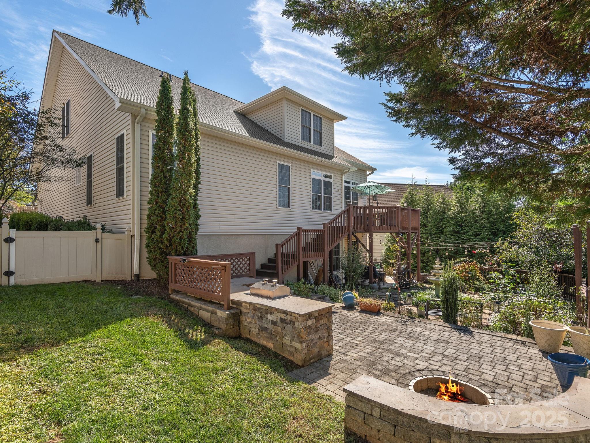 95 Driftstone Circle