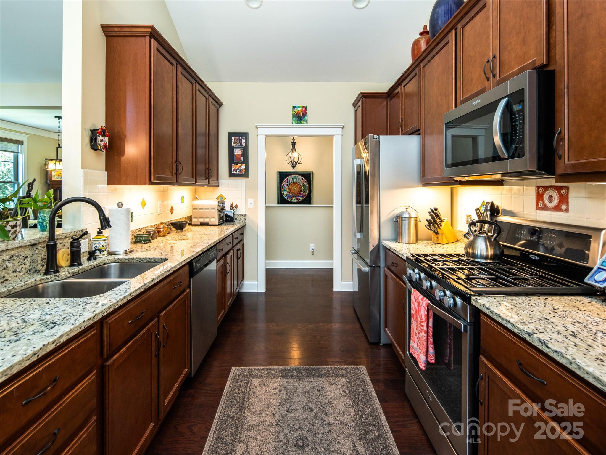 38 S Kaufman Stone Way