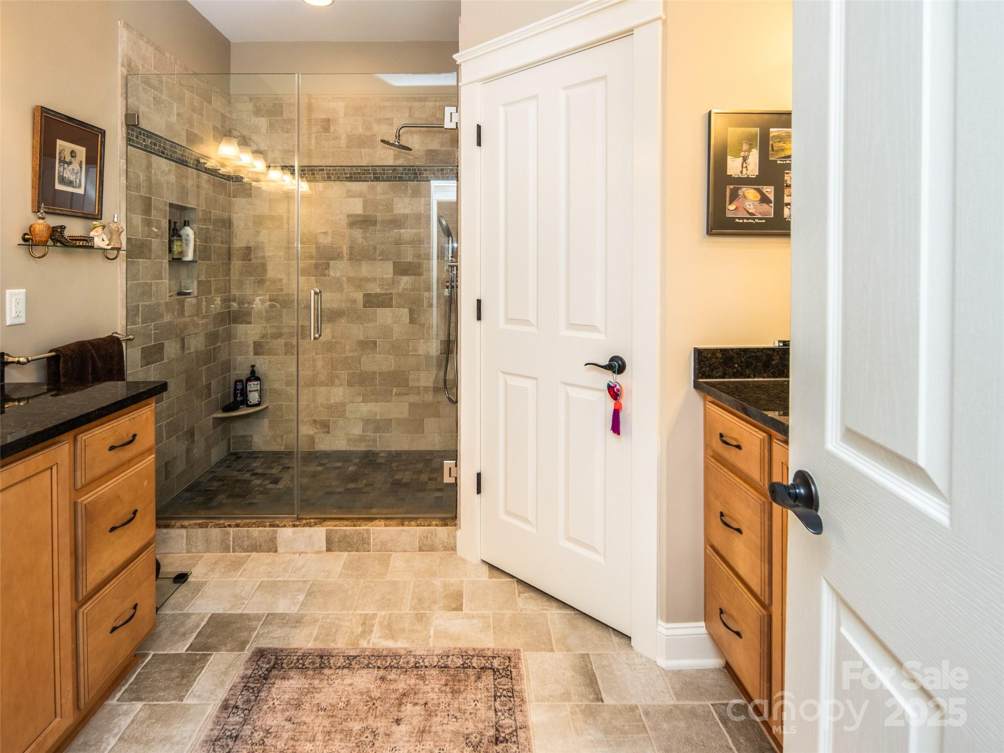 38 S Kaufman Stone Way