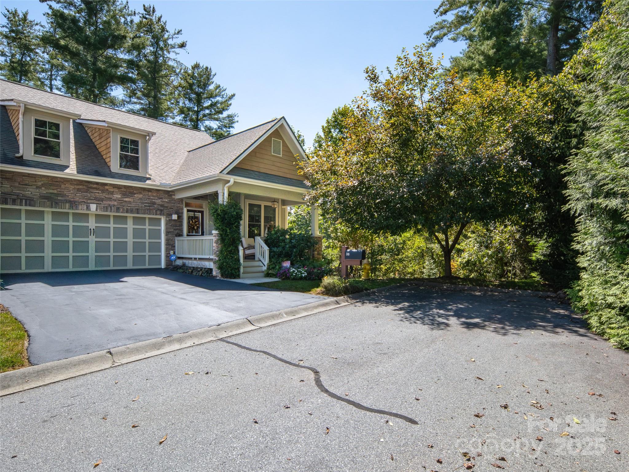 38 S Kaufman Stone Way