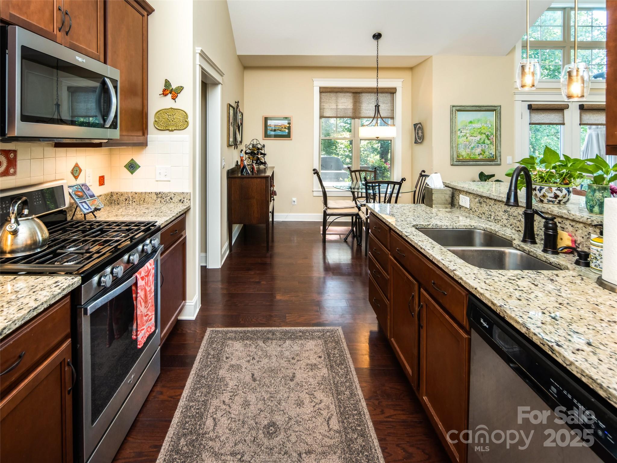 38 S Kaufman Stone Way