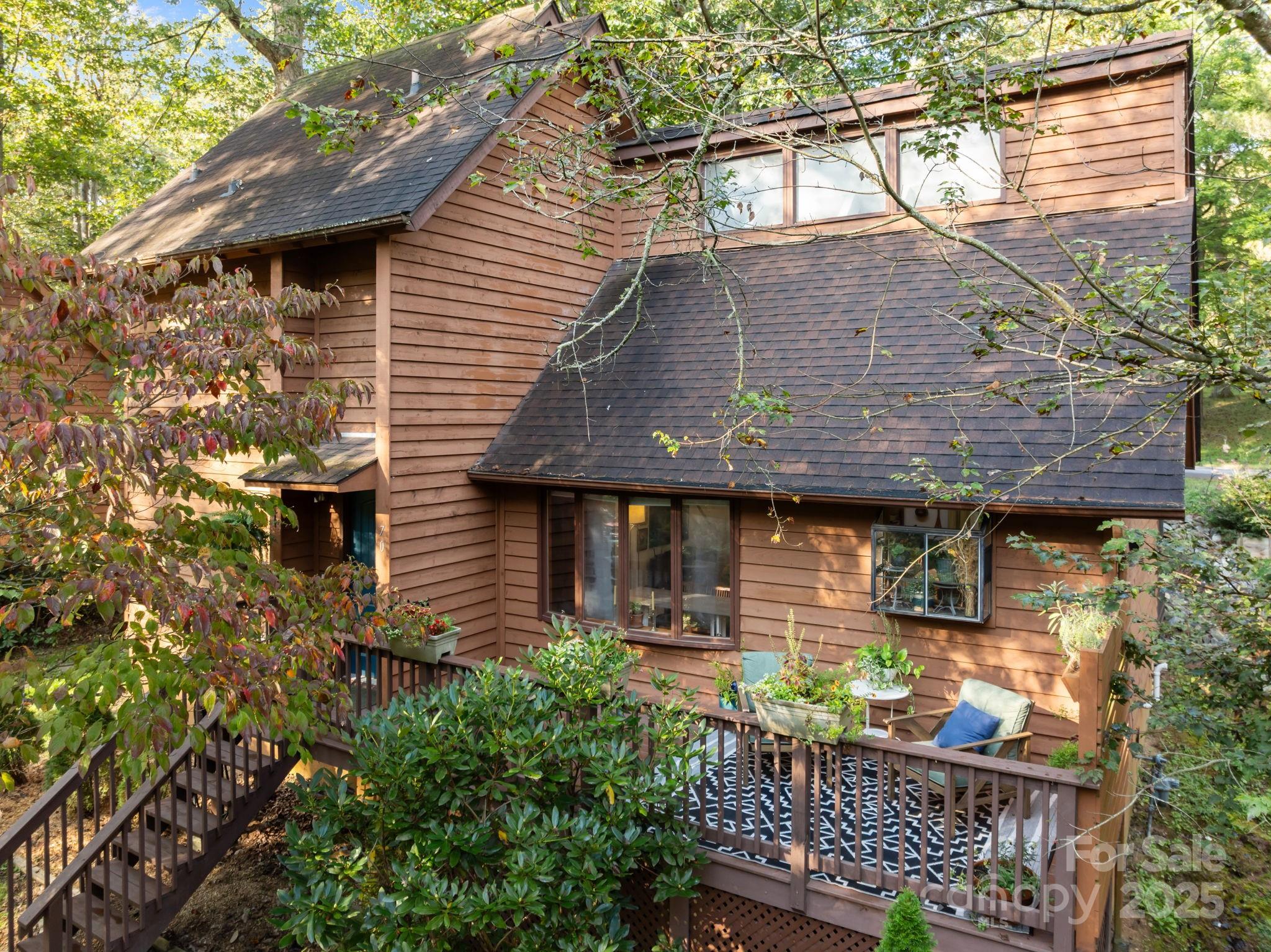 70 N Garden Court
