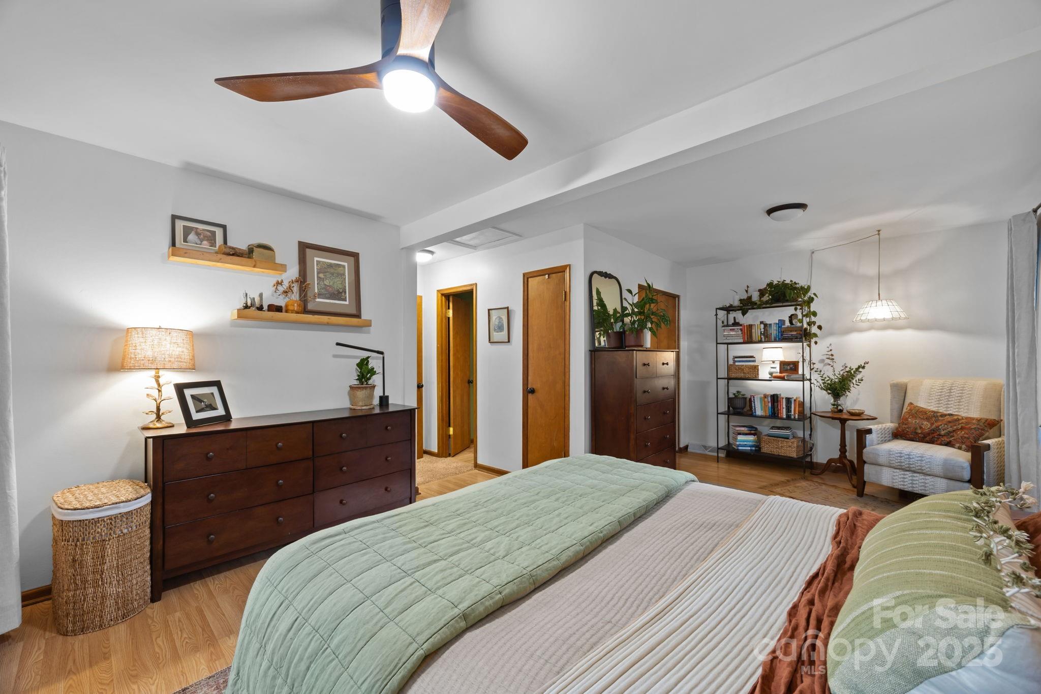 70 N Garden Court
