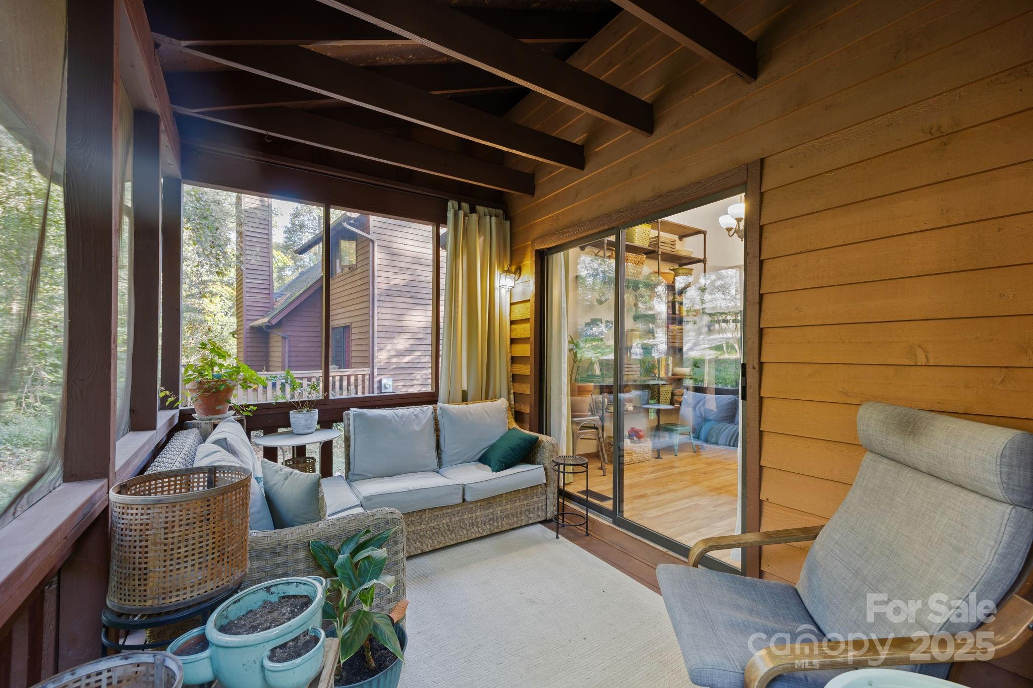 70 N Garden Court
