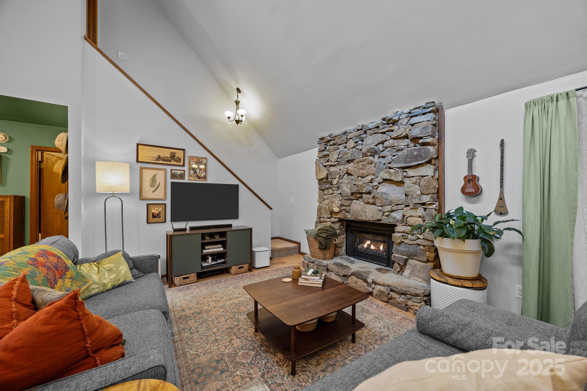 70 N Garden Court